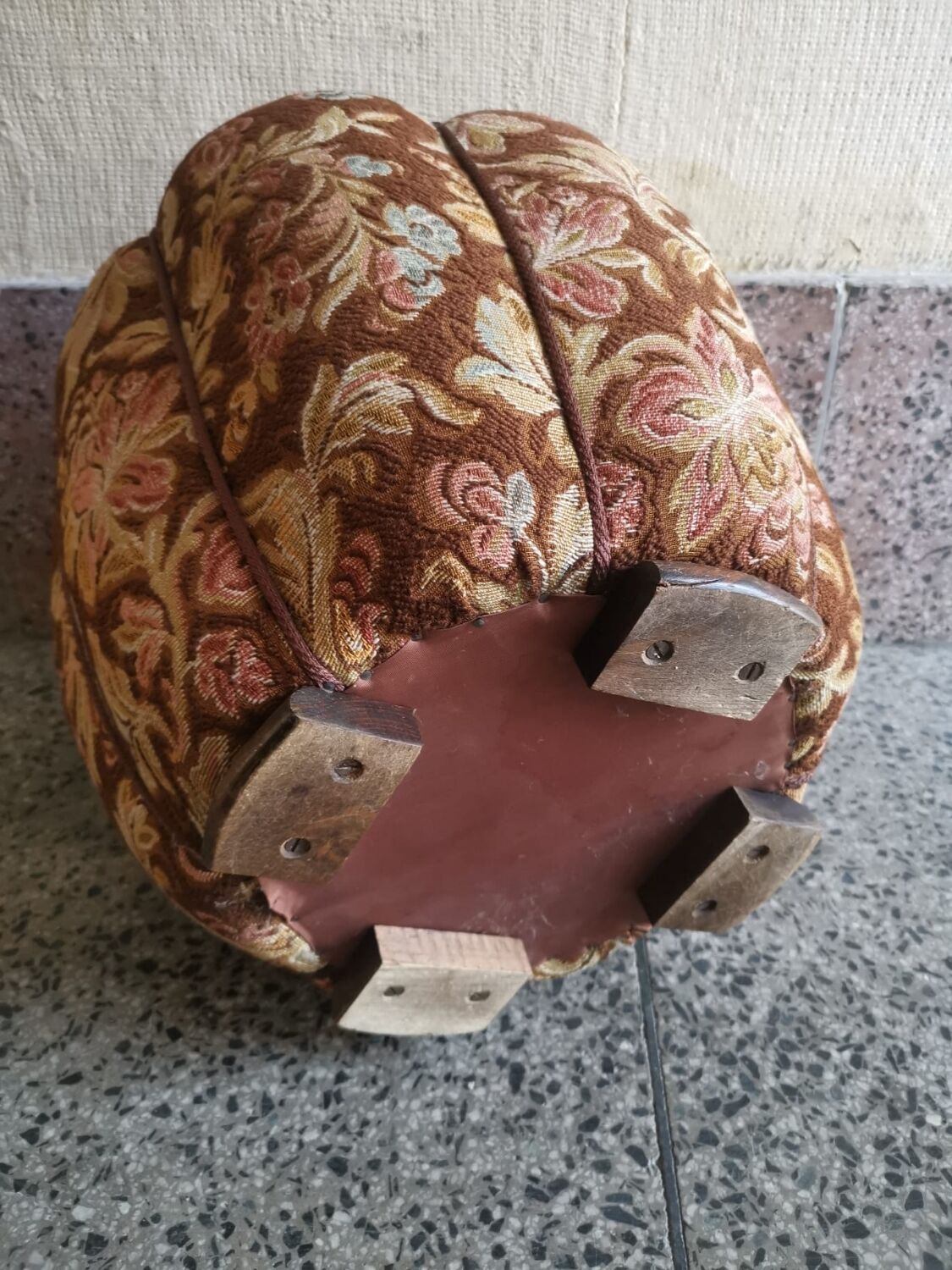 Pouf de Jindrich Halabala