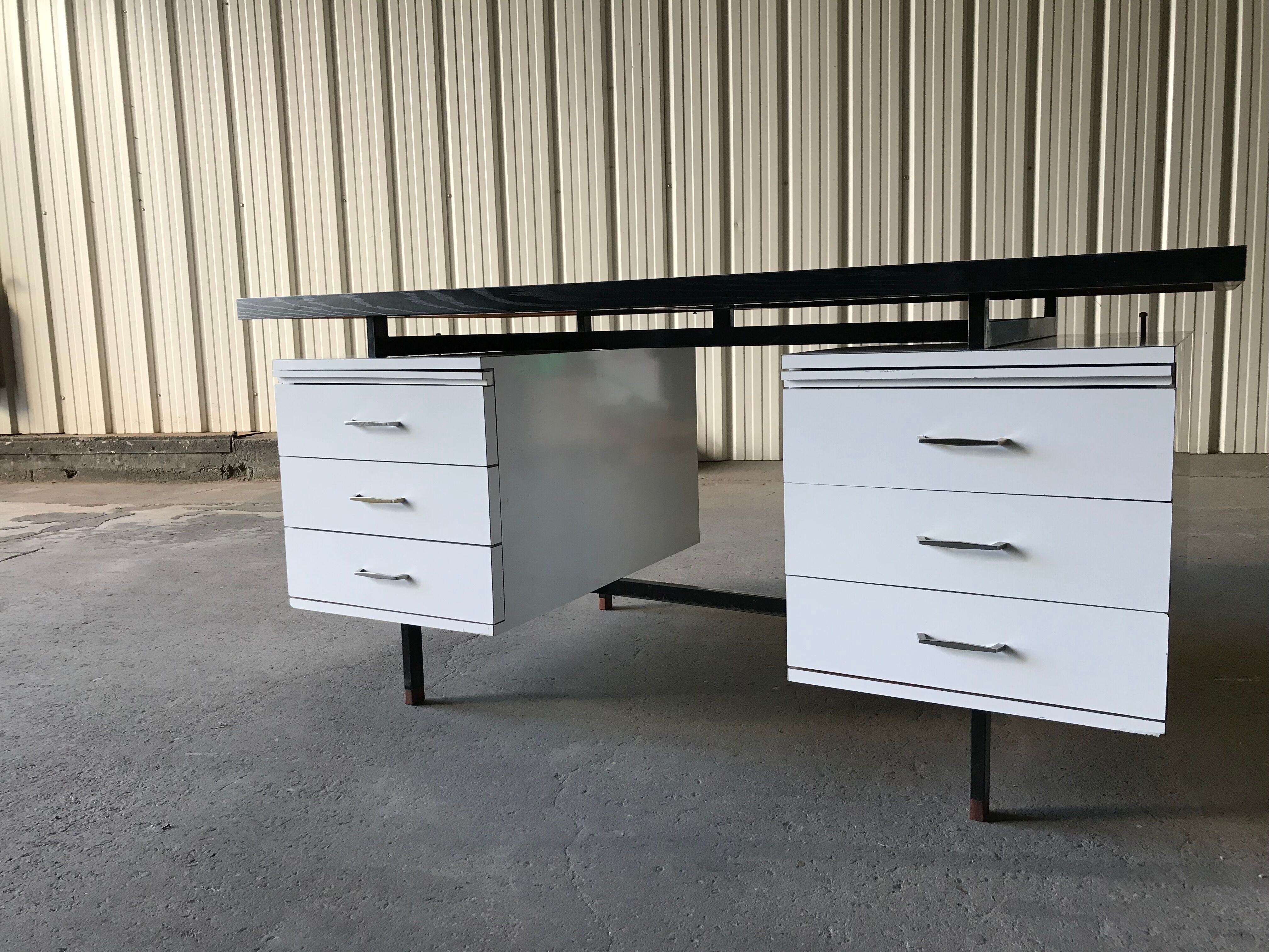 6-drawer desk white laminate