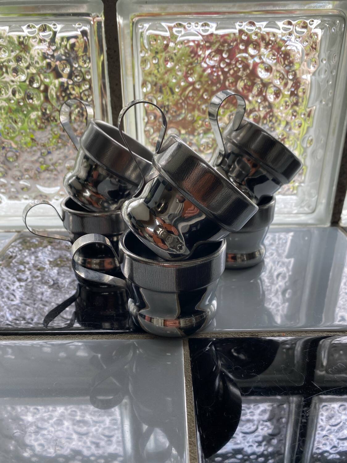 6 vintage coffee cups