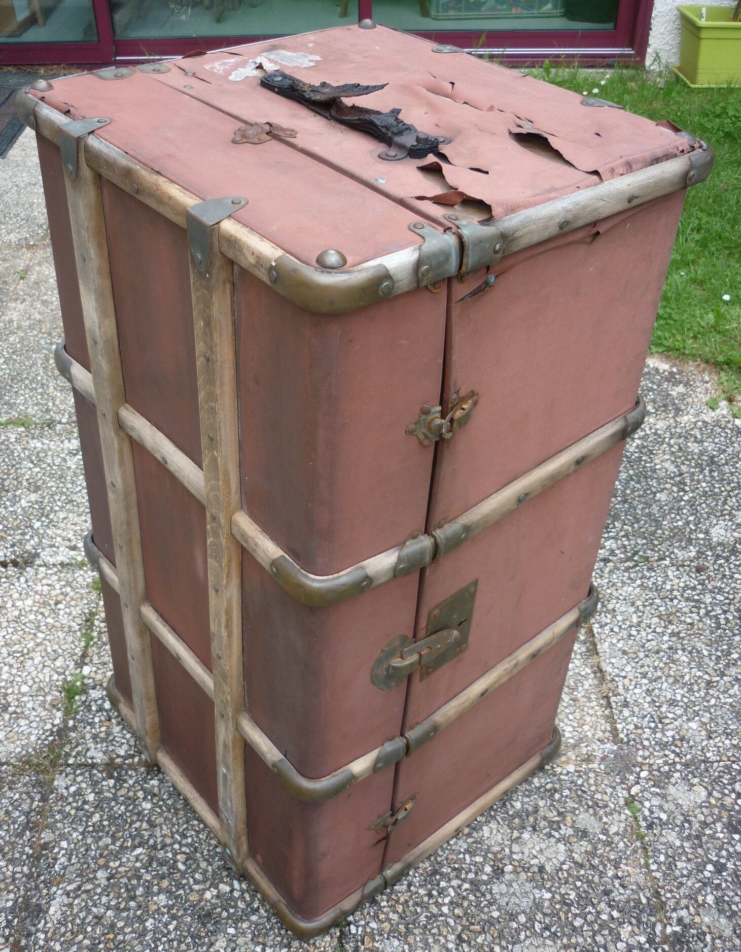 Malle coffre cintrée courrier ancienne