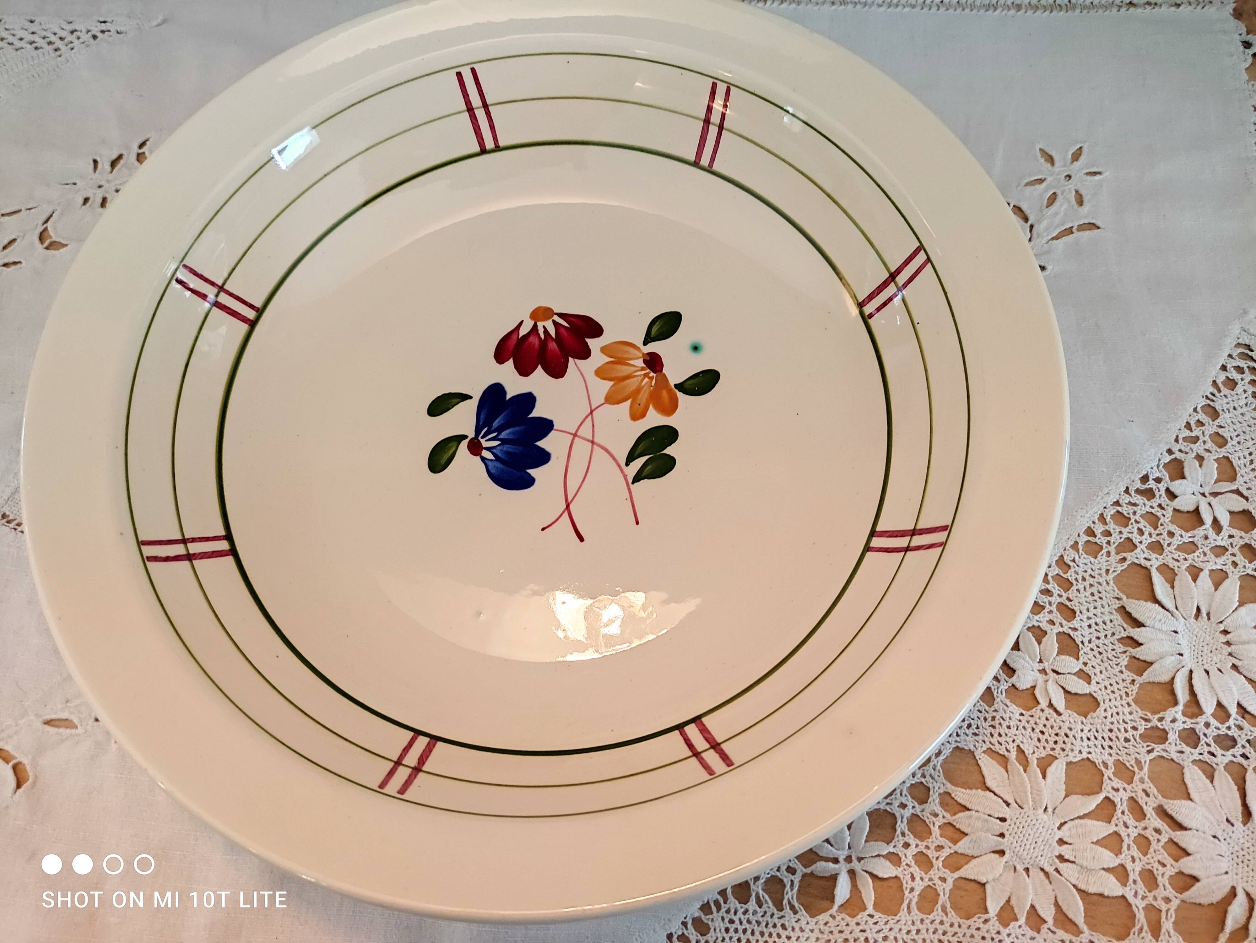 Hollow round dish K&G Lunéville France Micheline model