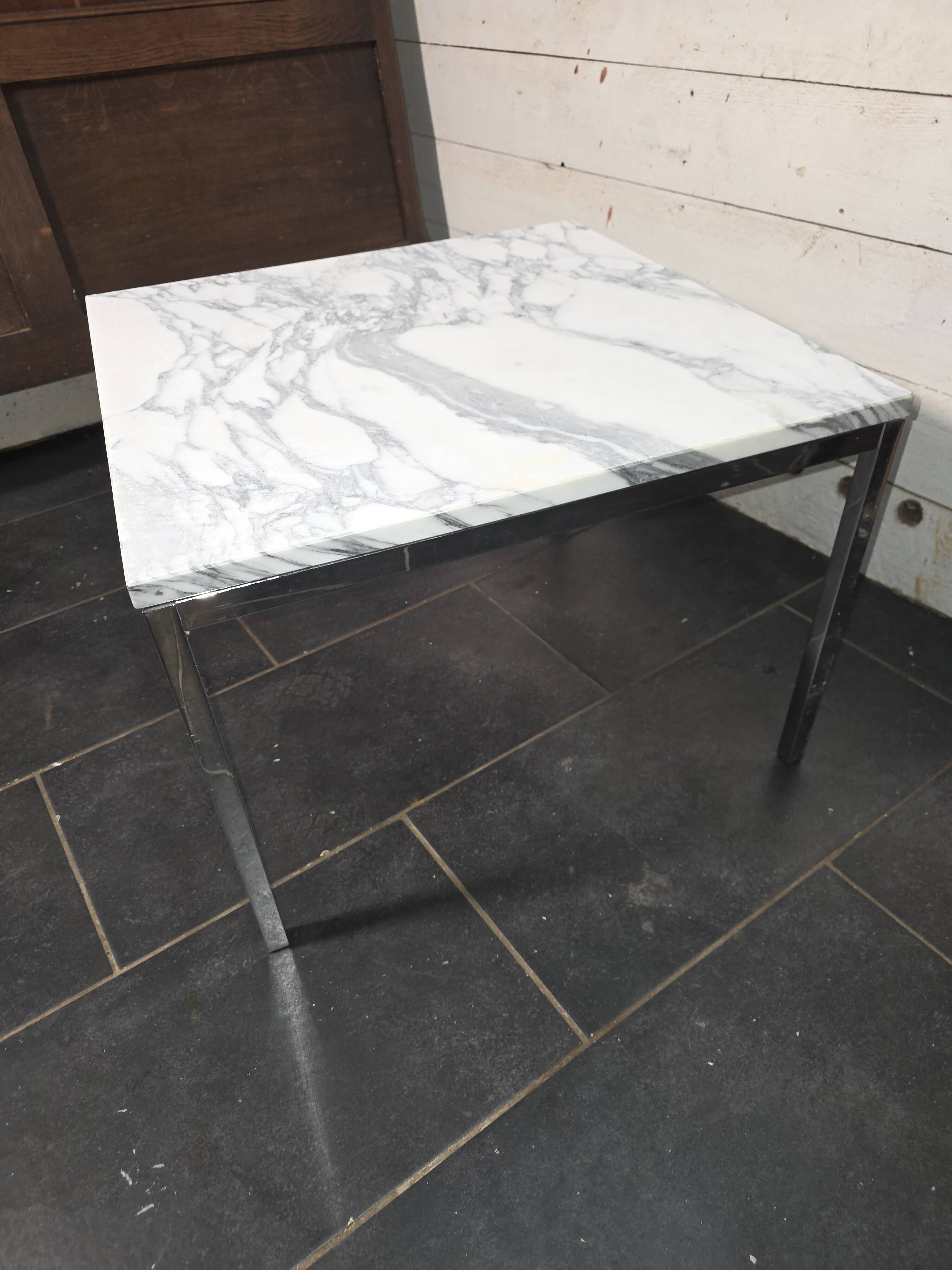Table basse Roche Bobois en métal chromé dessus marbre,  1970