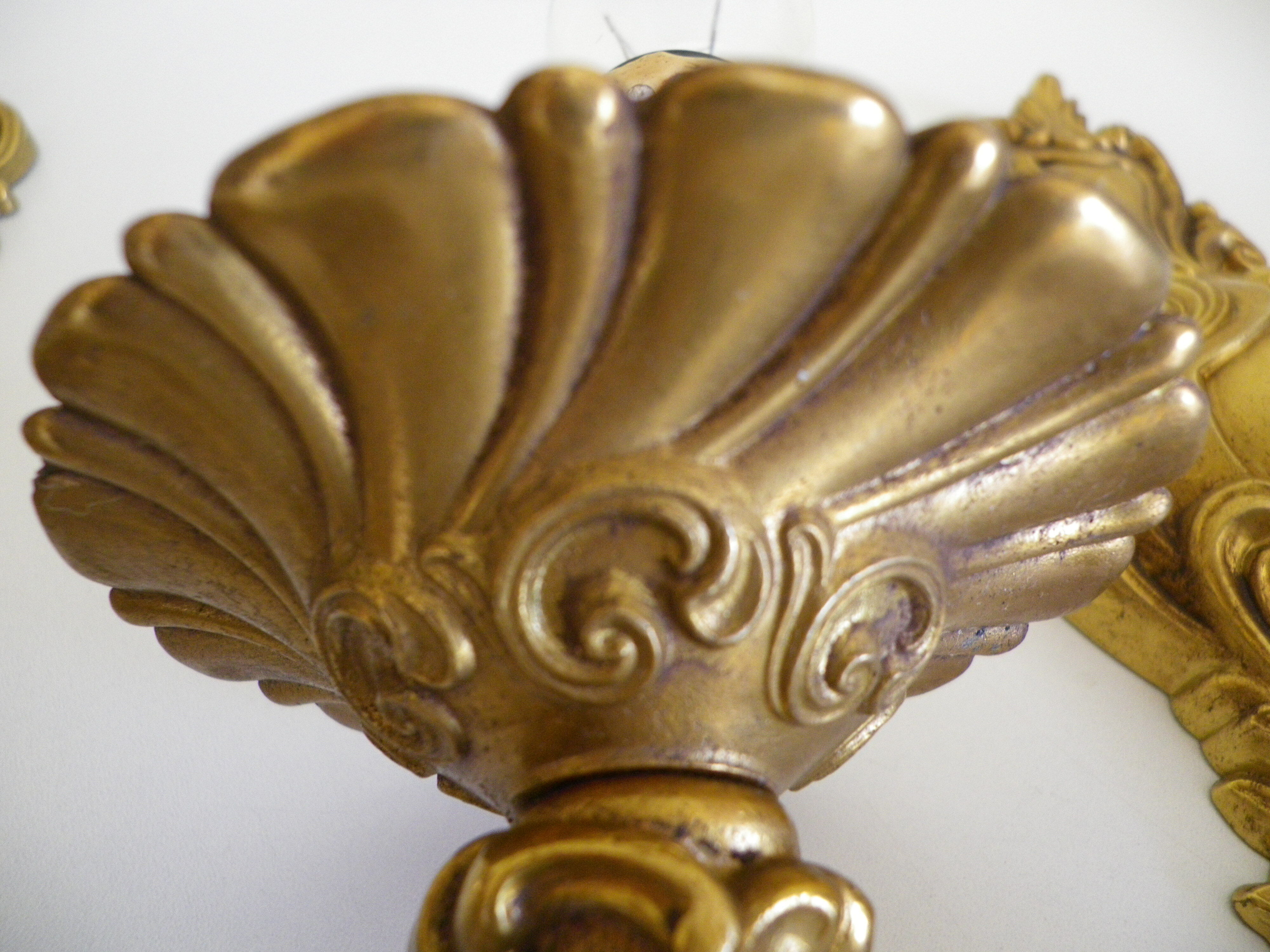 2 "Metra.F" gold-coloured metal flame wall appliques, steerable branch