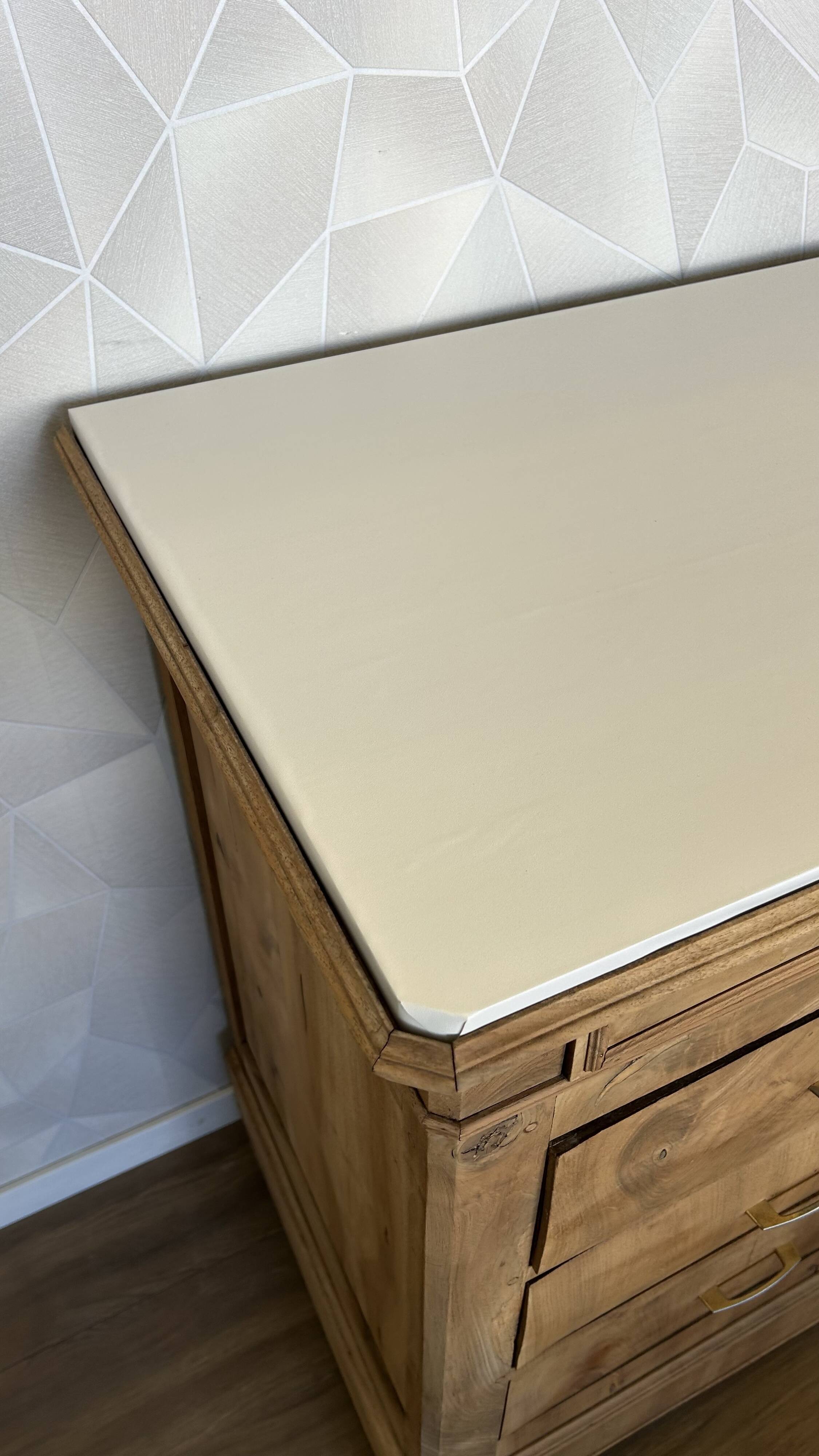 Antique 4-drawer airbrushed chest of drawers