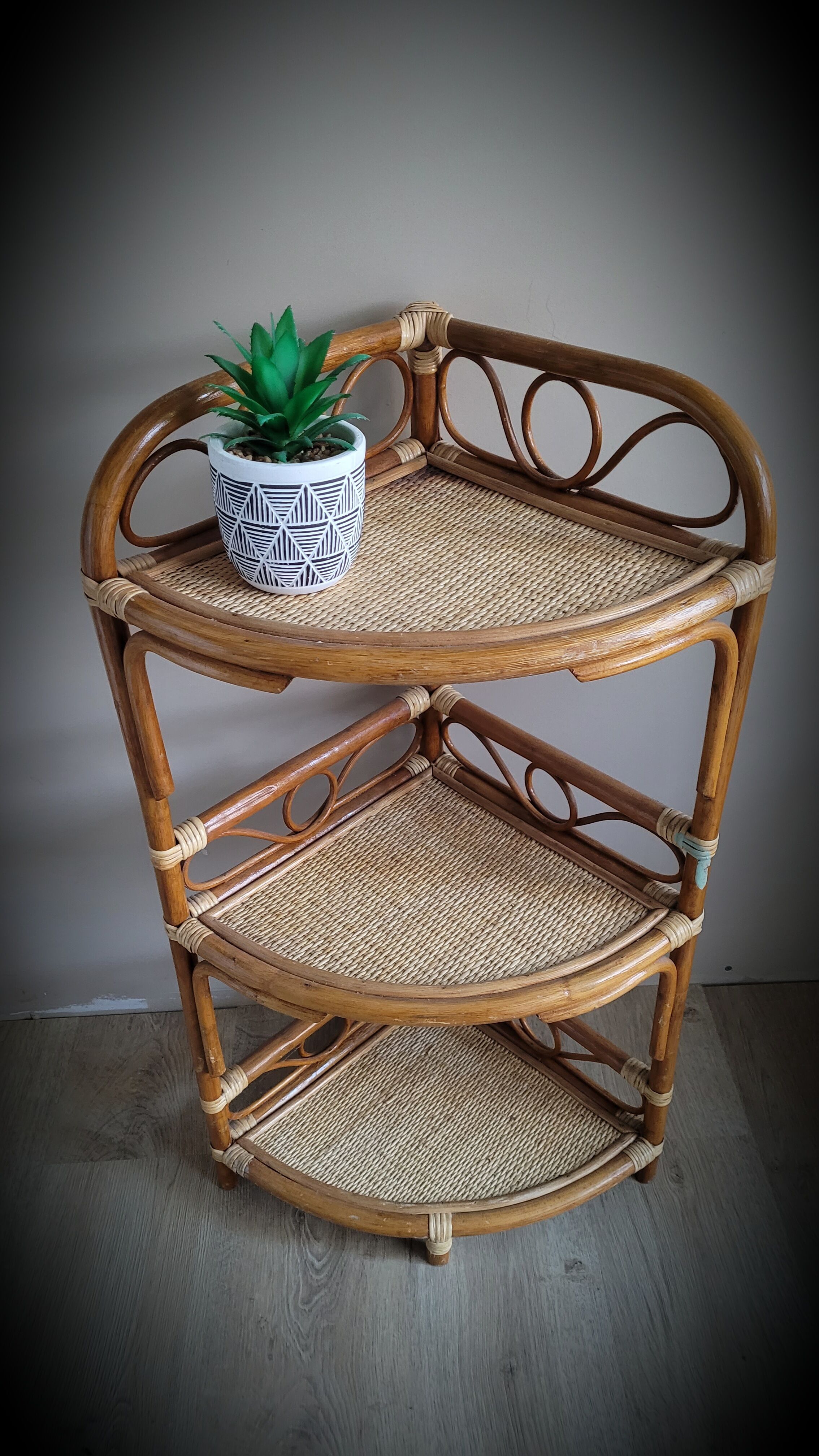 Rattan table neck