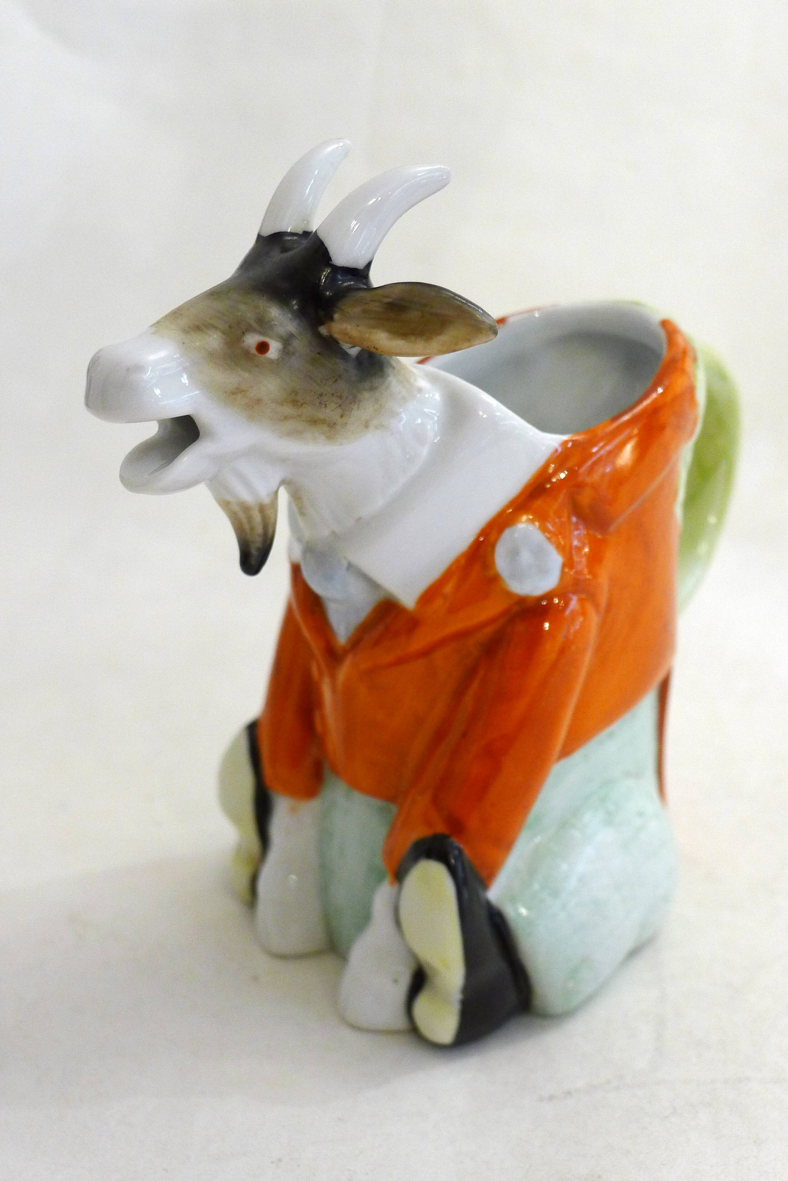 Petit pichet verseuse Chèvre en porcelaine allemande 1920'