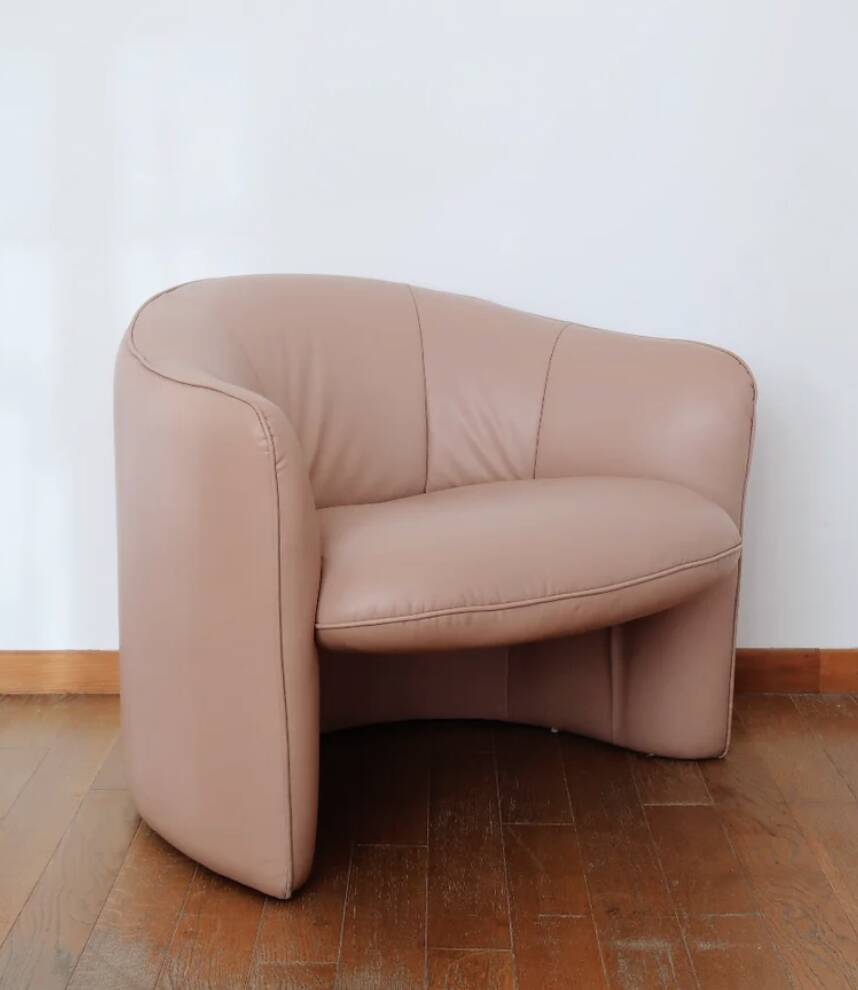 Pink leatherette armchair