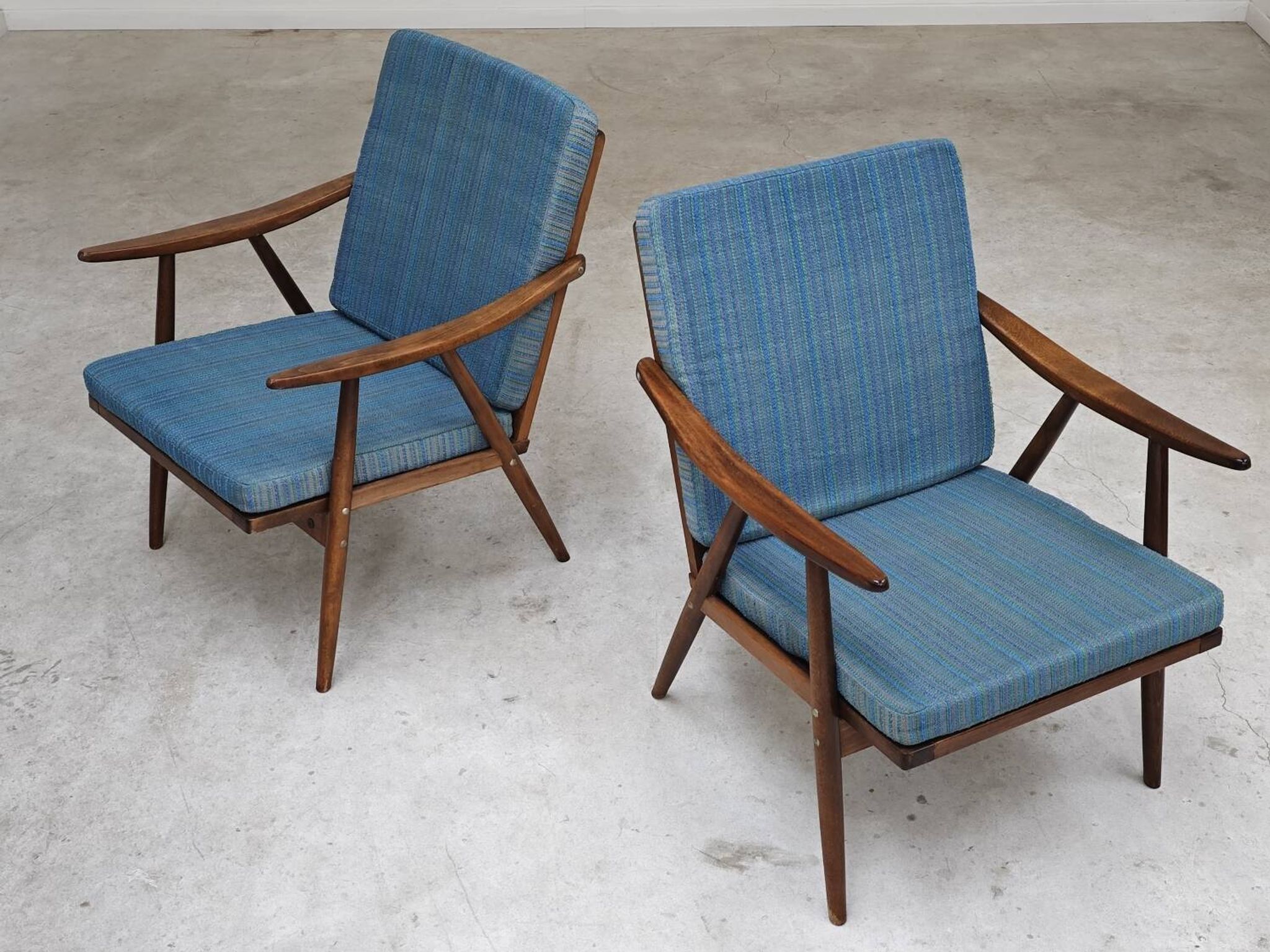 Pair of blue boomerang armchairs by Antonin Suman for Ton (Thonet) 1960