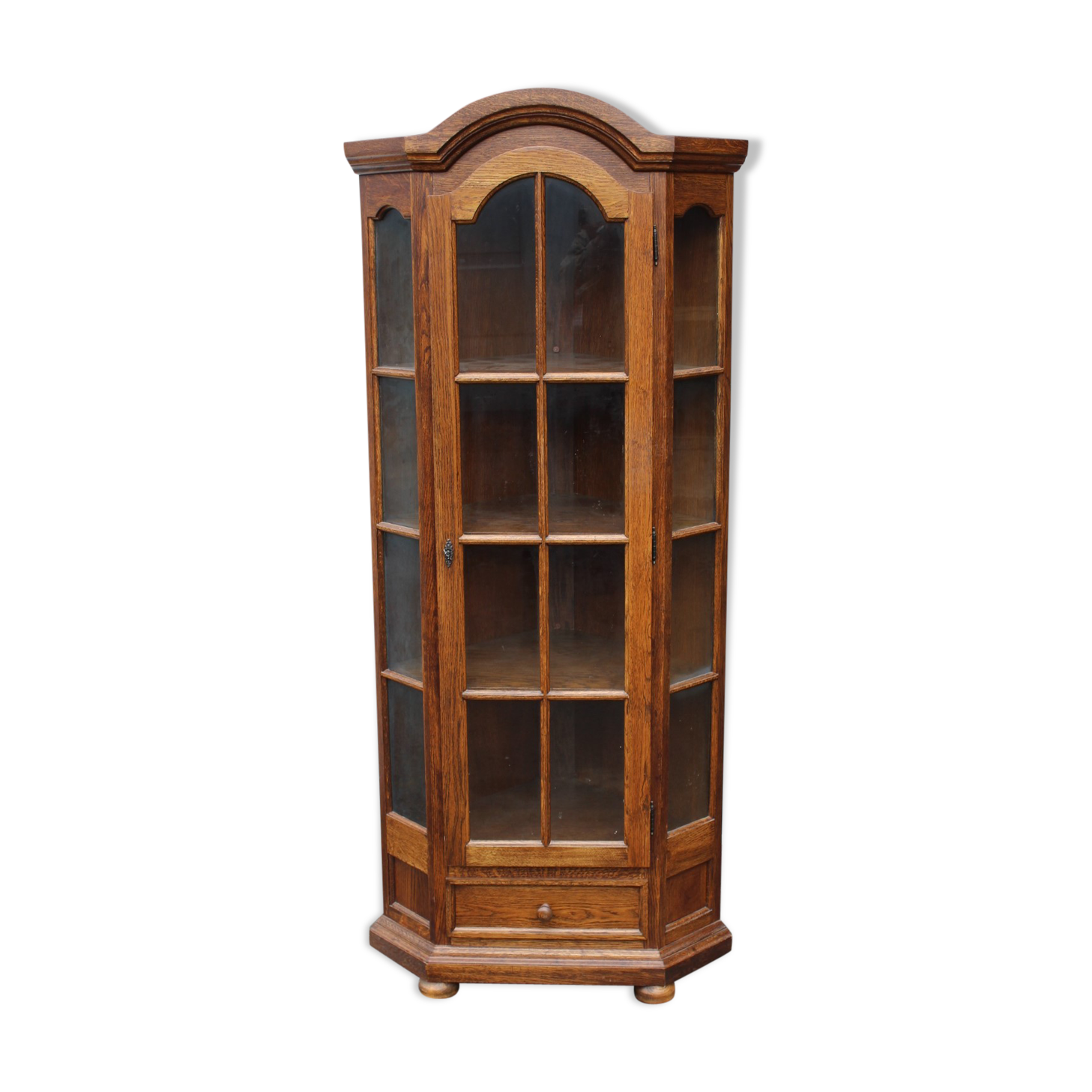 Oak corner bookcase 1930