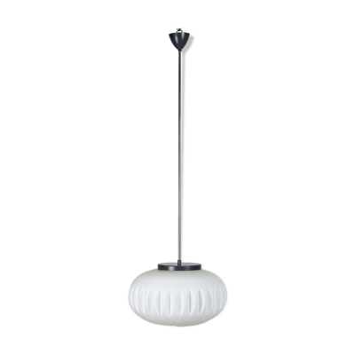 Suspension en verre opaline par Napako années 60