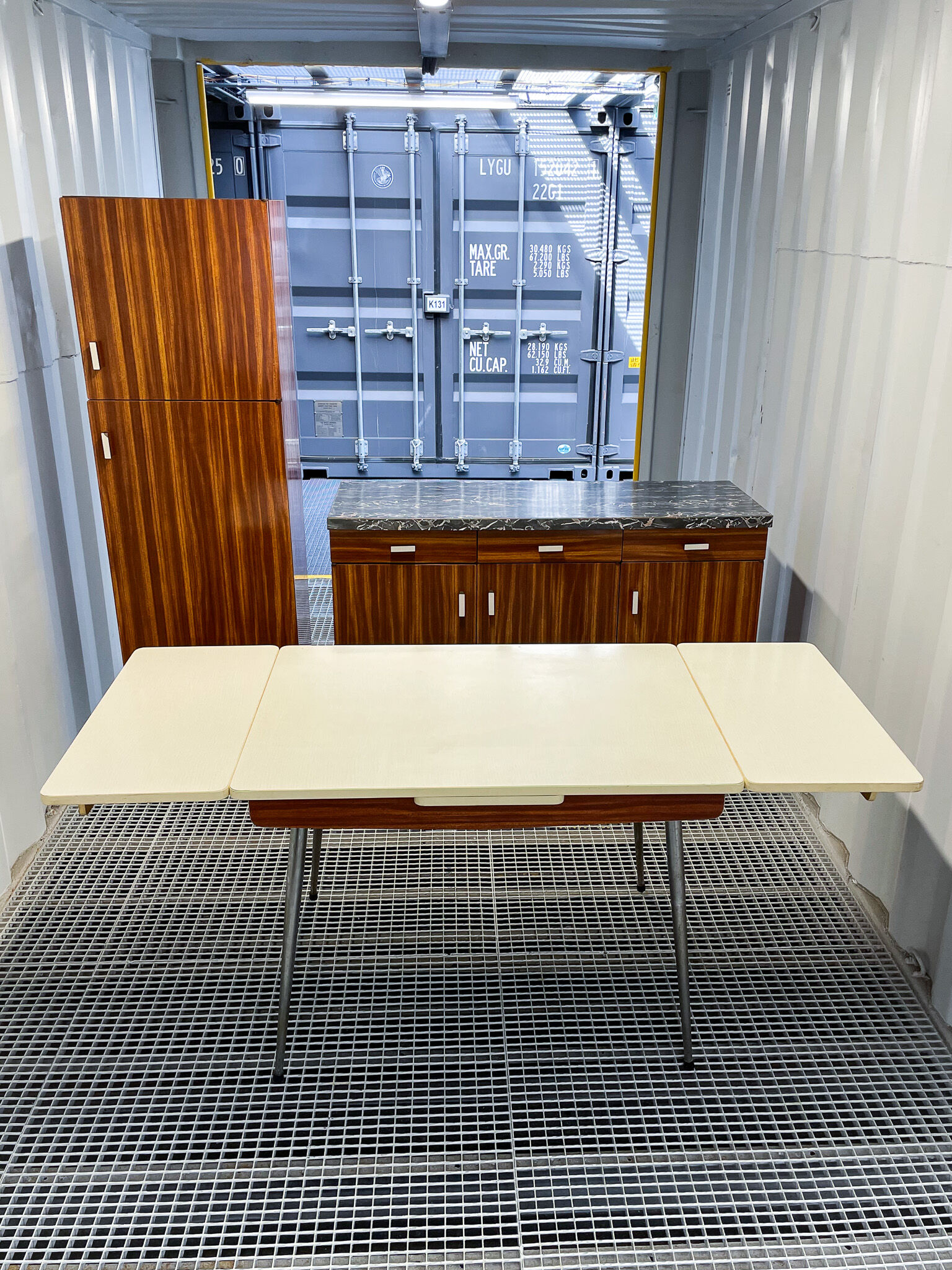 Complete kitchen in formica from the 60s