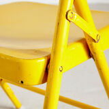 Chaise pliable jaune
