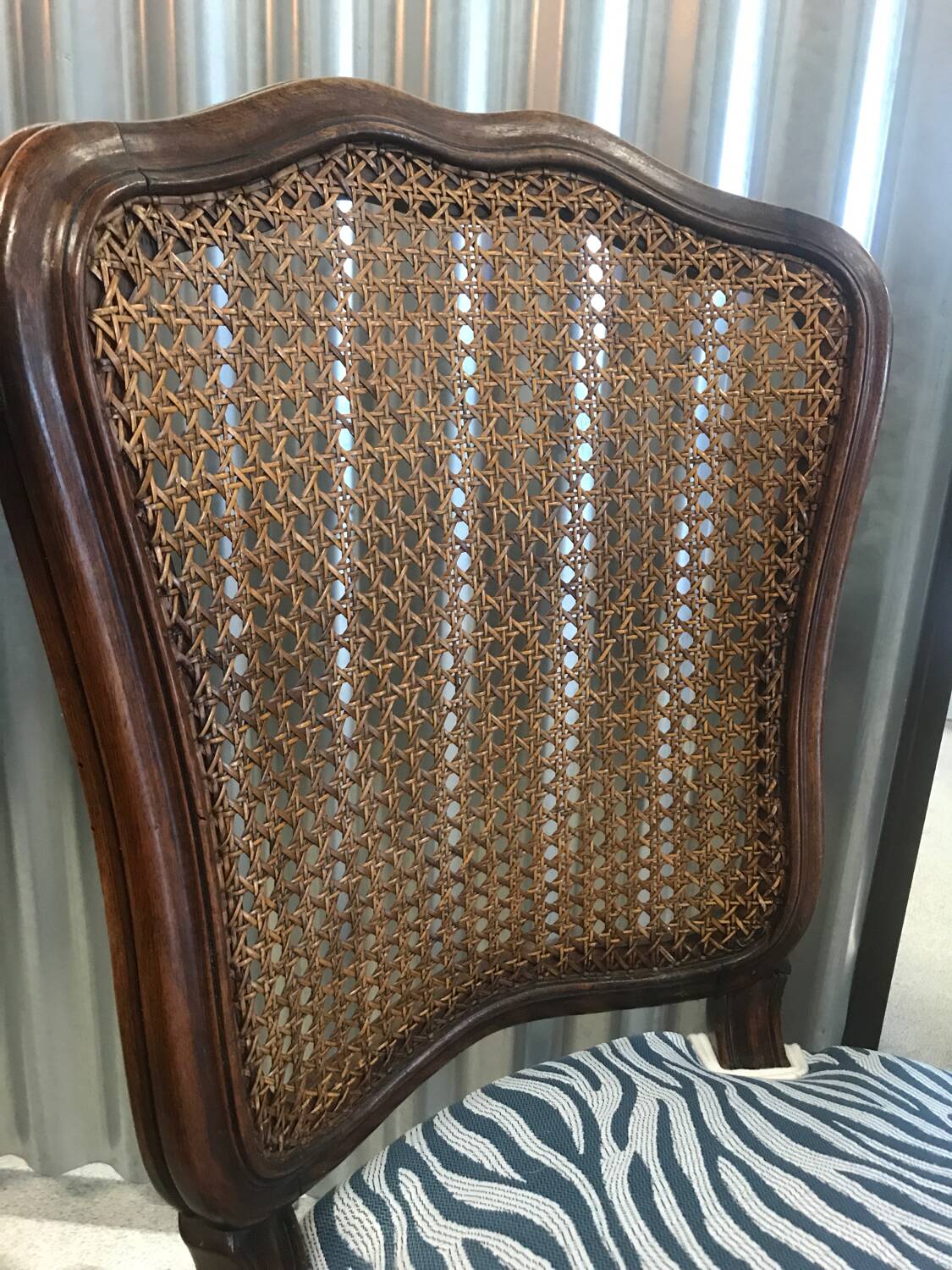 Flying chair in Louis XV style, cane backrest, perfect seat.