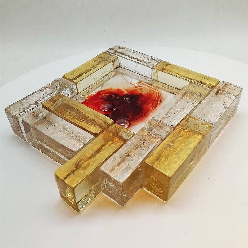 1950s rare large ashtray / sculpture in hand-blown artistic Murano glass attributed to Toni Zuccheri.