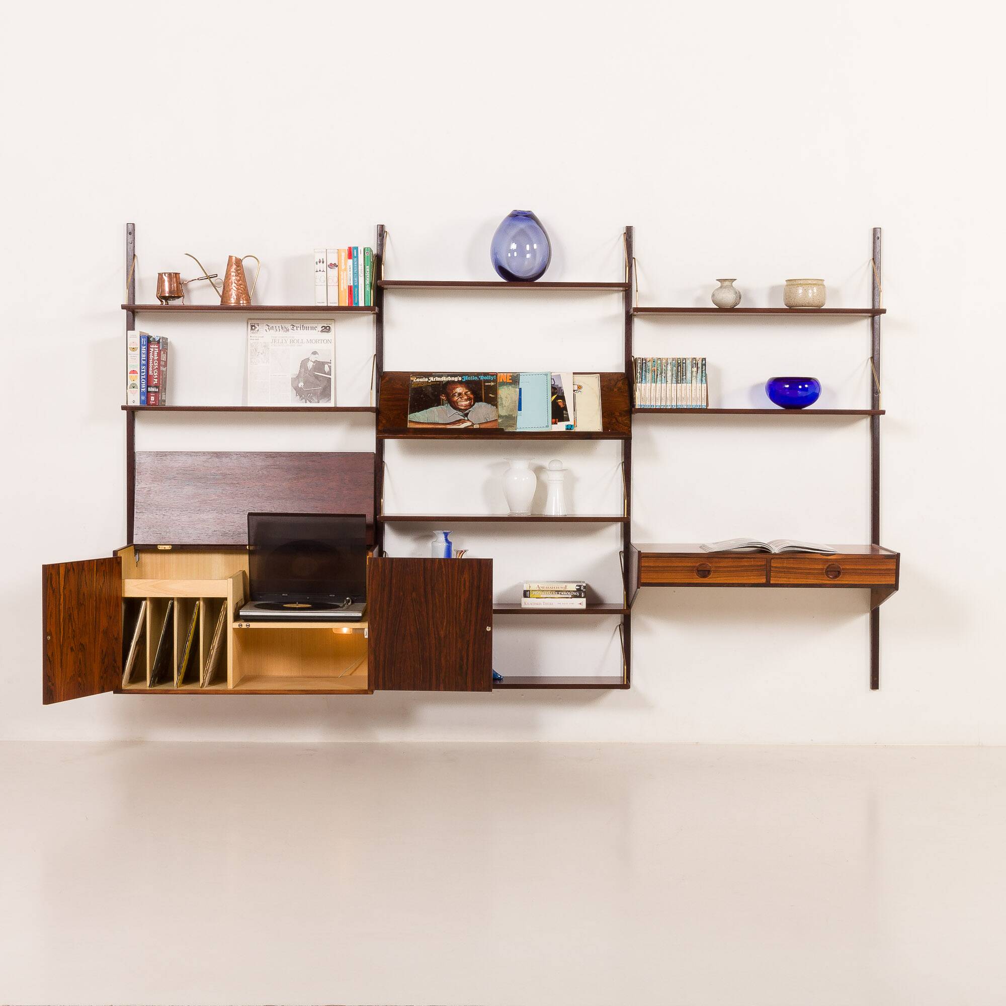 Hansen and Guldborg rosewood wall unit with a desk, Denmark 1960s