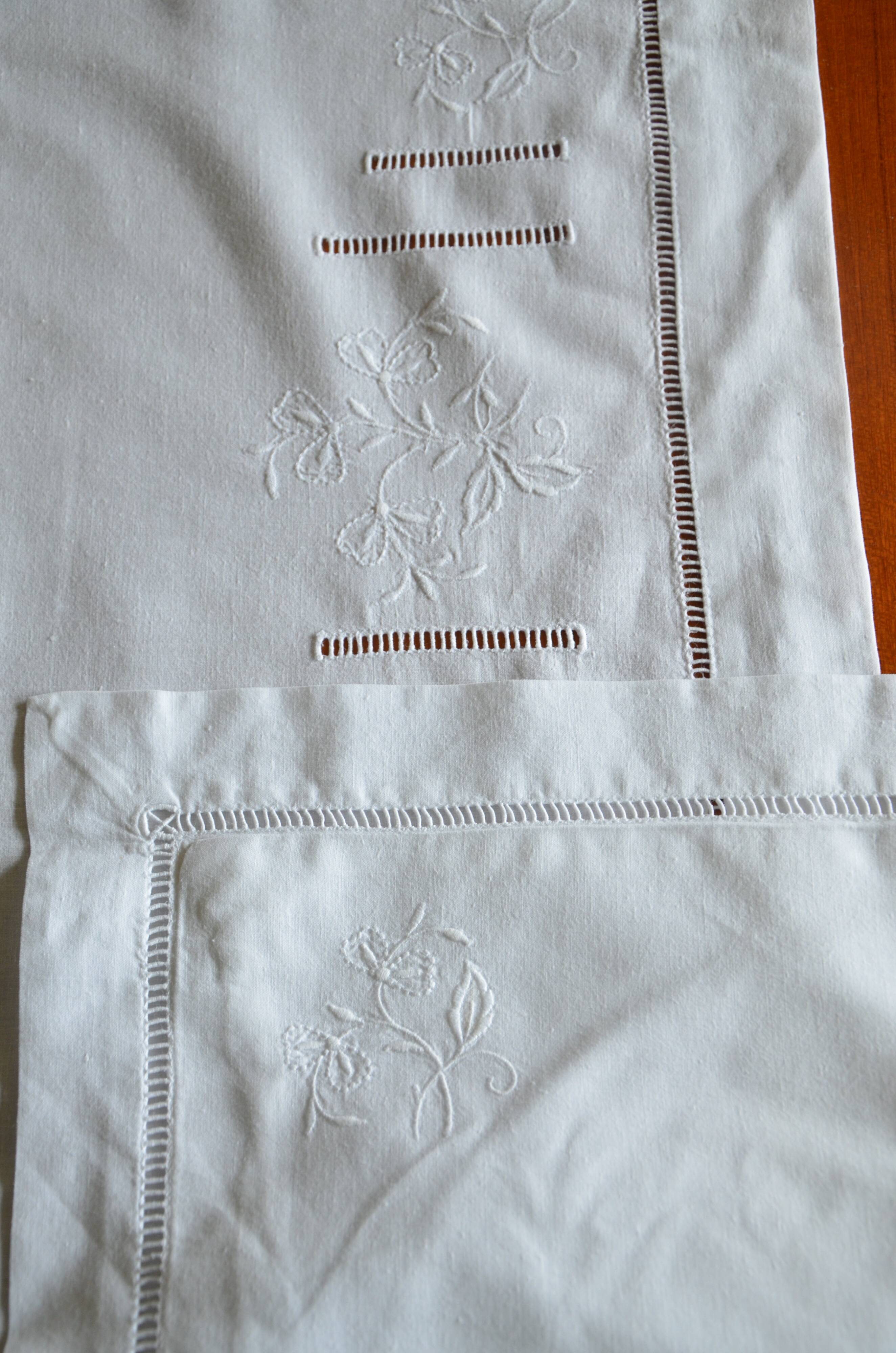 Embroidered children's bedding set