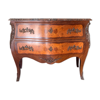 Commode style Louis XV