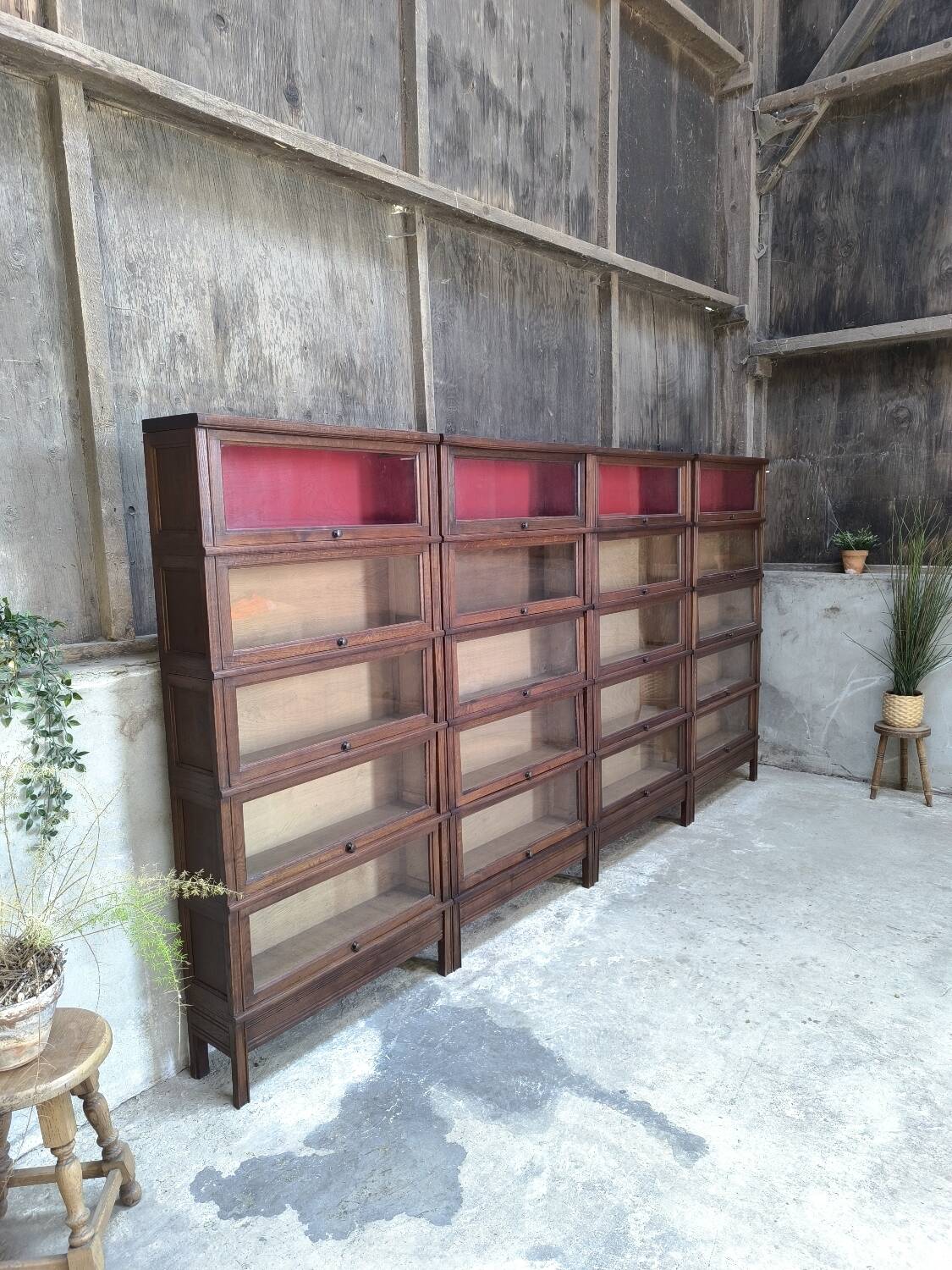 Oak display cabinet MD 1900