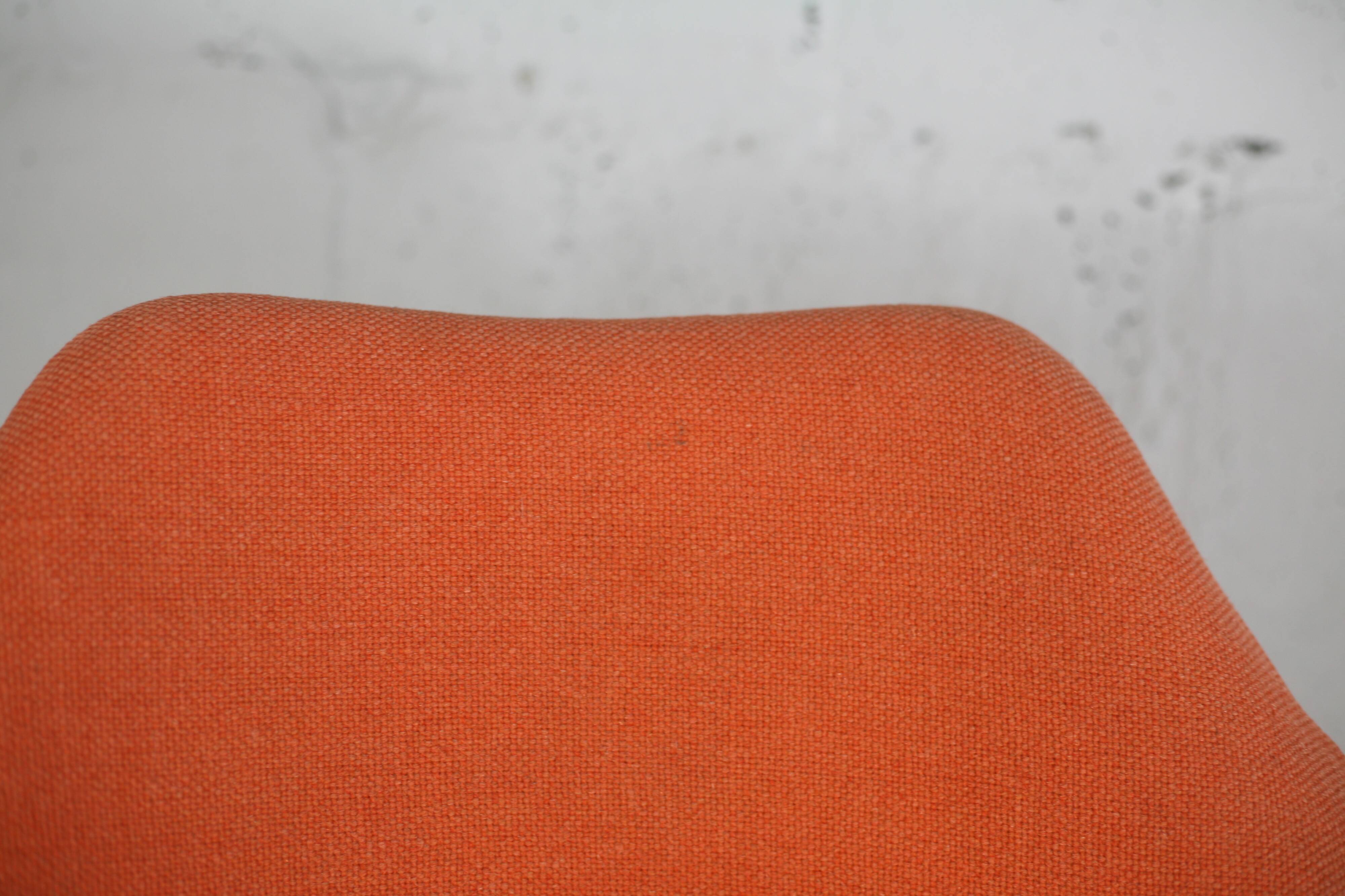 Tulip swivel armchair, Signed Knoll, Eero Saarinen, USA, circa 1960.