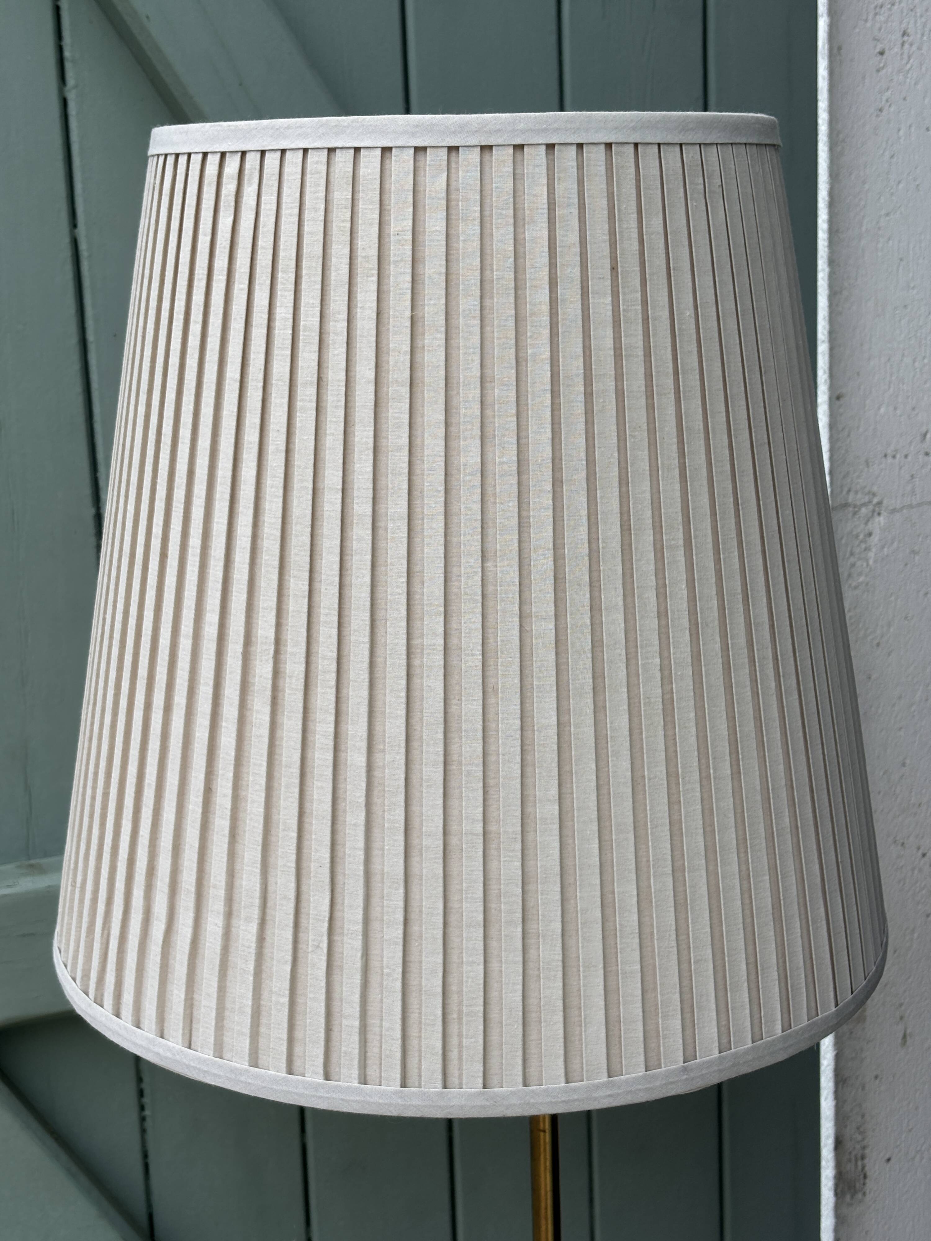 Ewå G7-BM floor lamp, teak and brass, 1940s/1950s