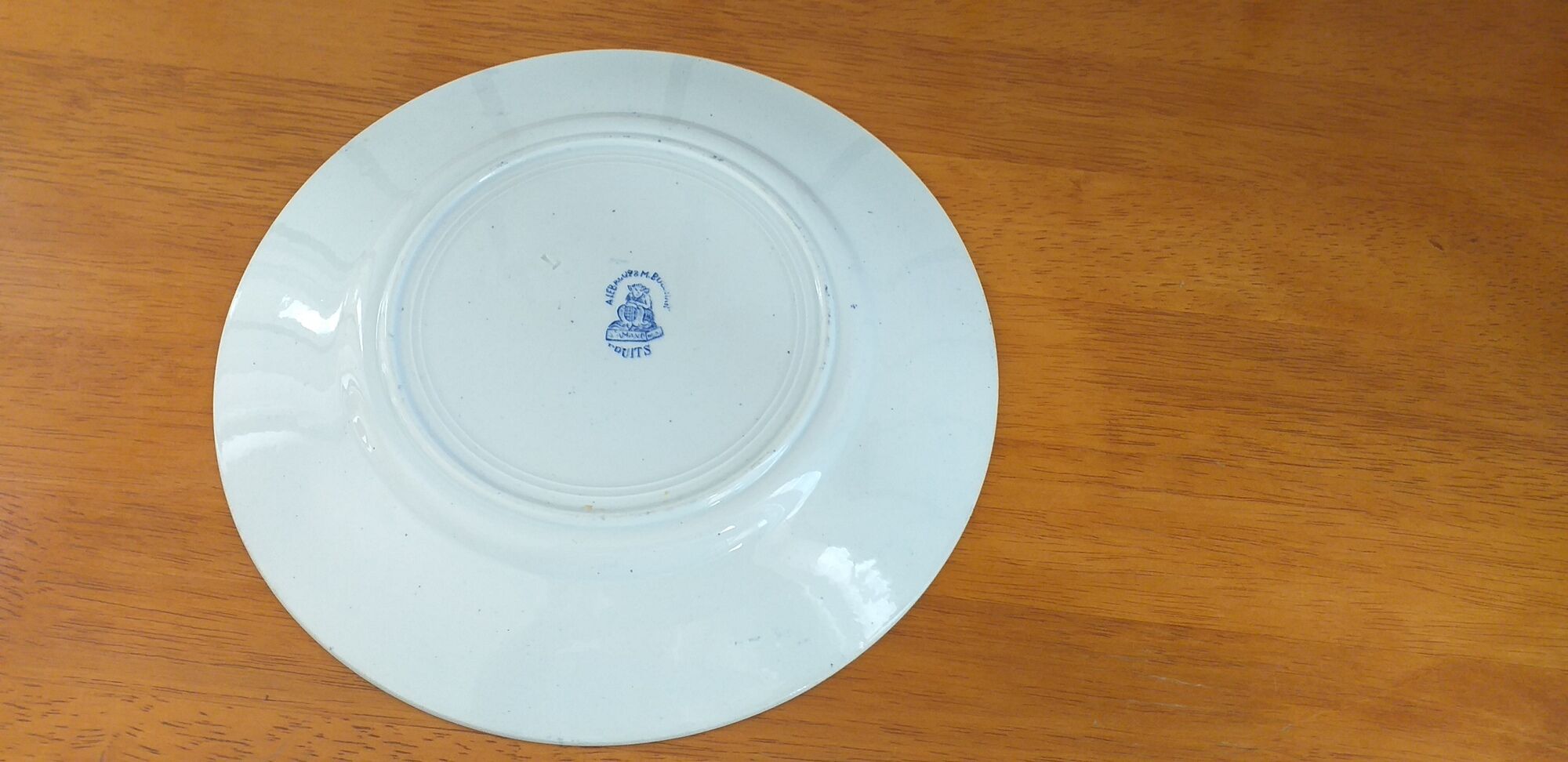 Porcelain plate St Amand model Fruits blue