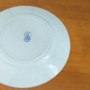 Assiette en porcelaine St Amand modèle Fruits bleu