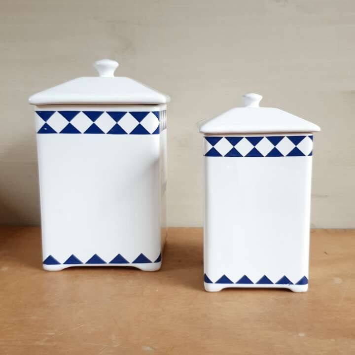 Blue and white flour and sugar food boxes