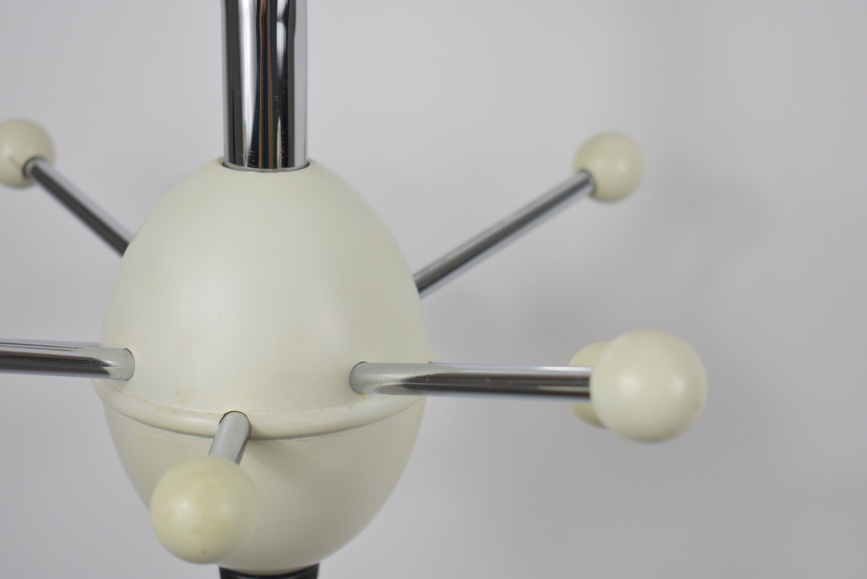 Sputnik white coats singikd n1