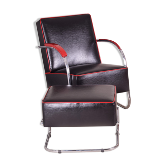 Paire de fauteuils Mucke Melder en cuir noir et rouge fabriqués en Tchéquie des années 1930.