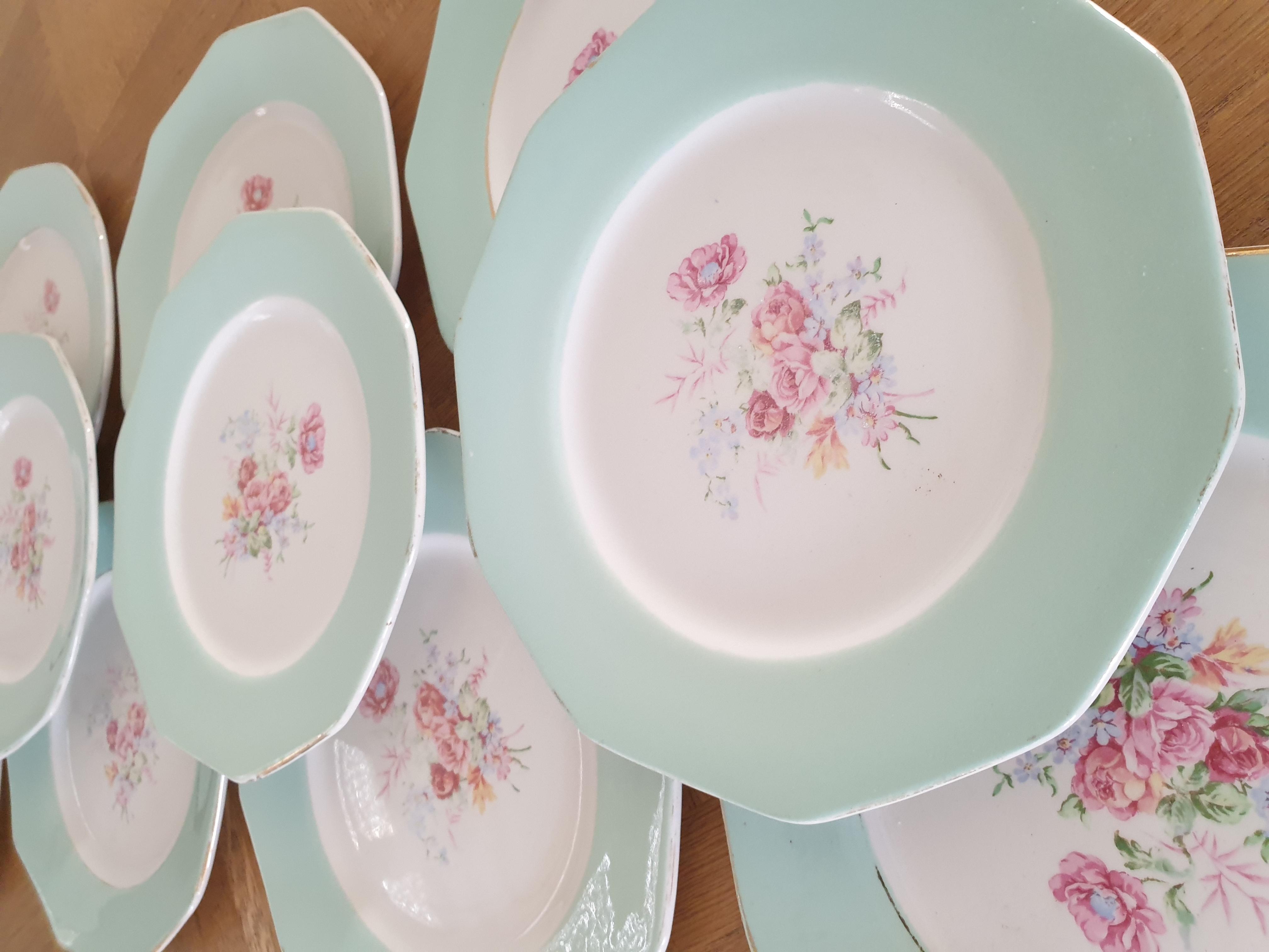 Set of 12 dessert plates in earthenware