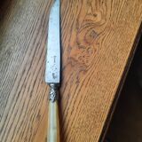 Serving cutlery