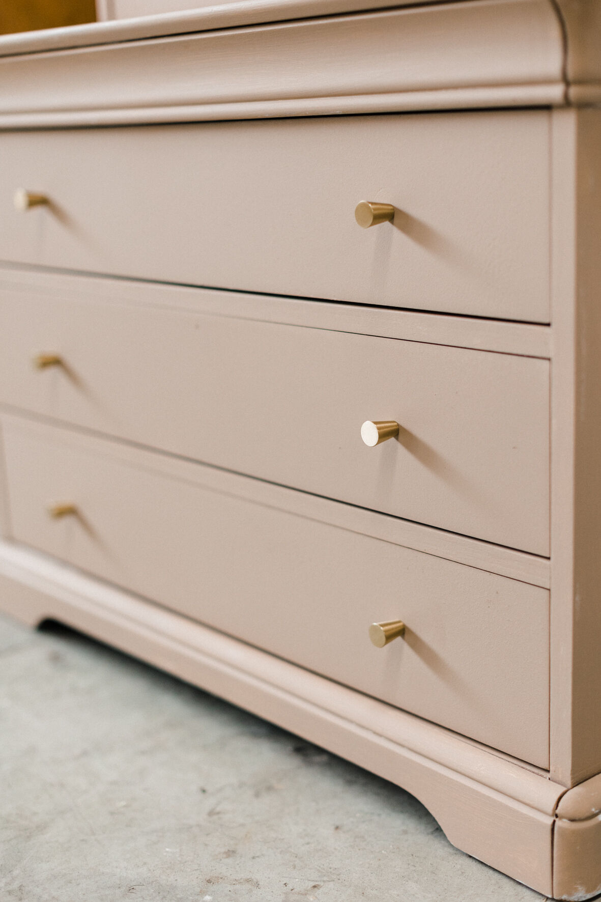 Furniture type Showcase 2 doors / 3 drawers – Hemp "Arum"