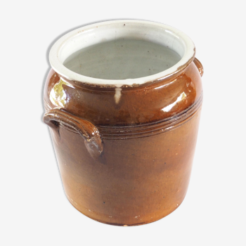Old enameled pot