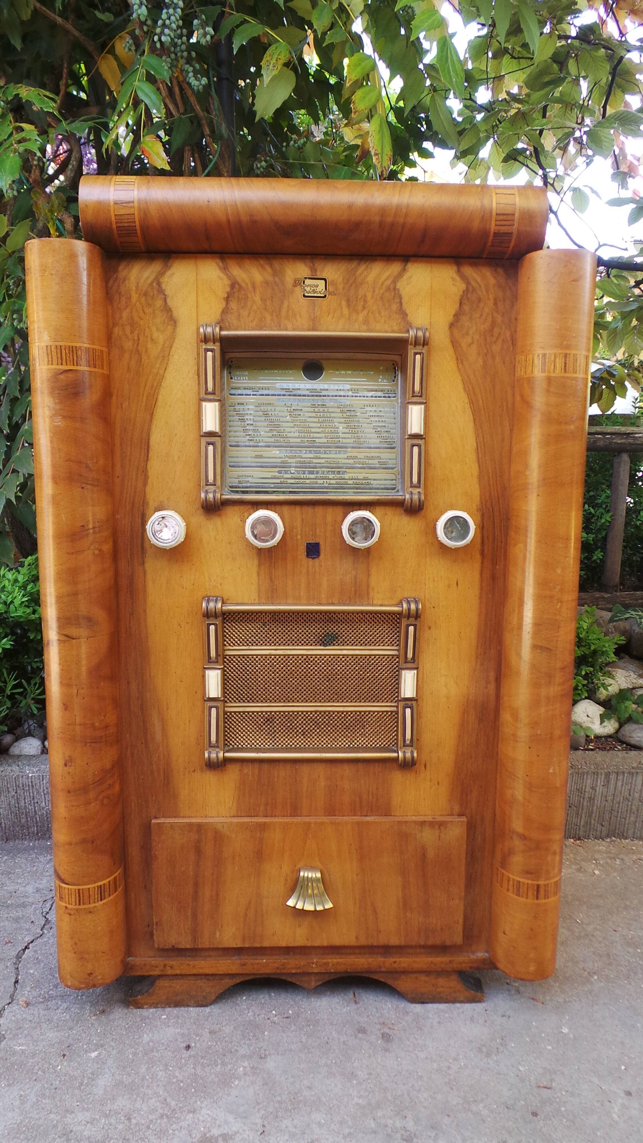 Rayonde vintage vinyl radio cabinet 30s