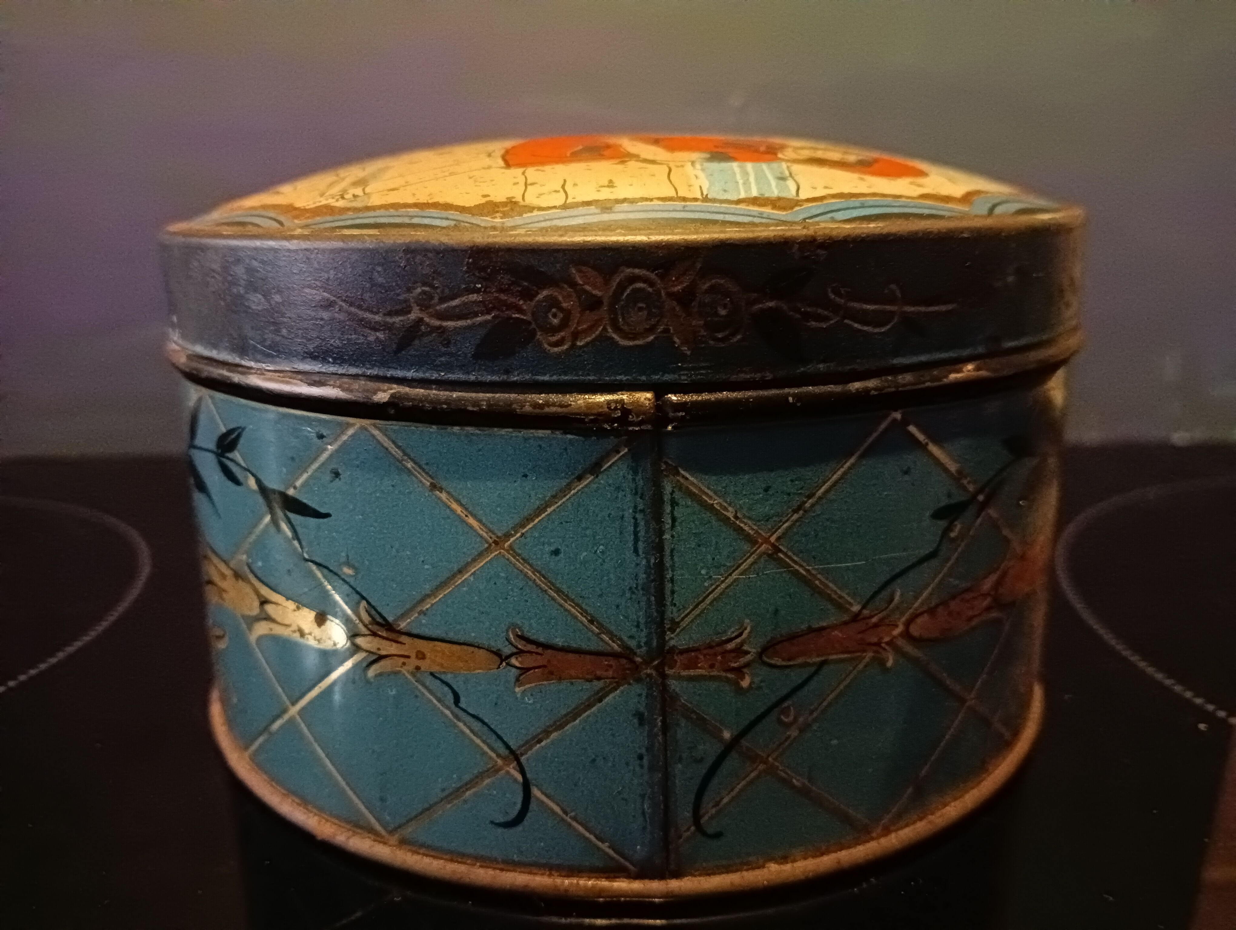 Lithographed sheet metal box " éts au planteur de caiffa " decorations children beach sea boats