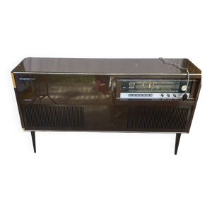 Meuble stéréo poste