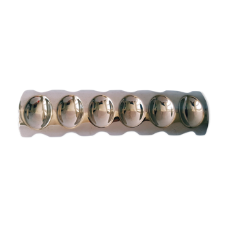 Gate chrome eggs