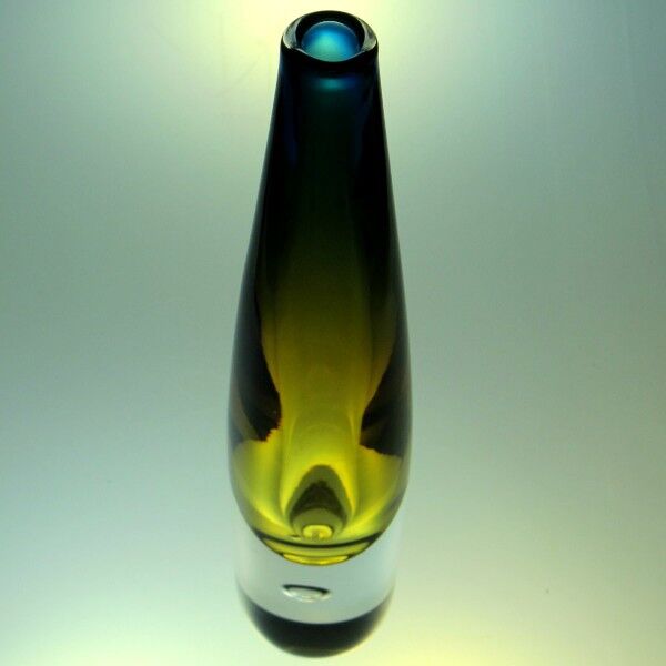 Vicke Lindstrand Kosta vase