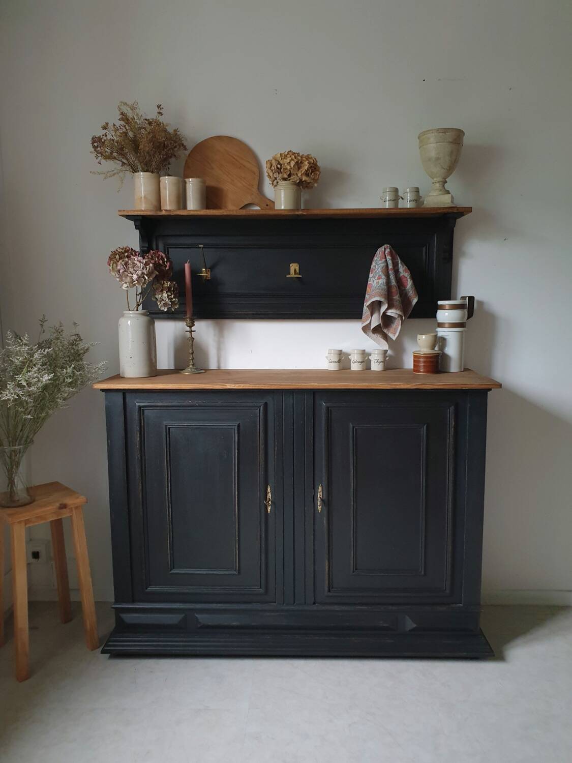 Oak shelf coat rack