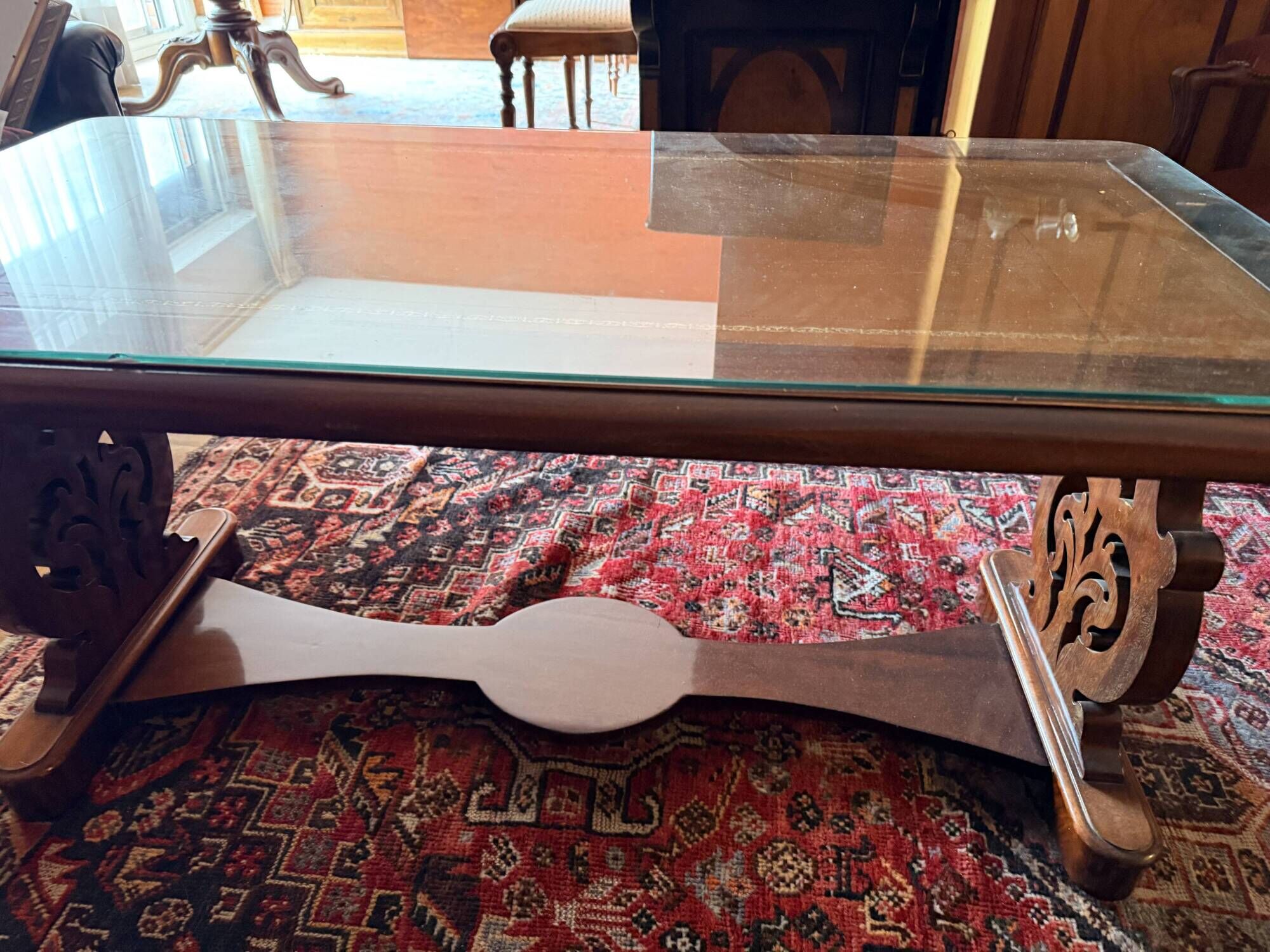 English coffee table in mahogany – Victorian legs circa 1880 – provenance
