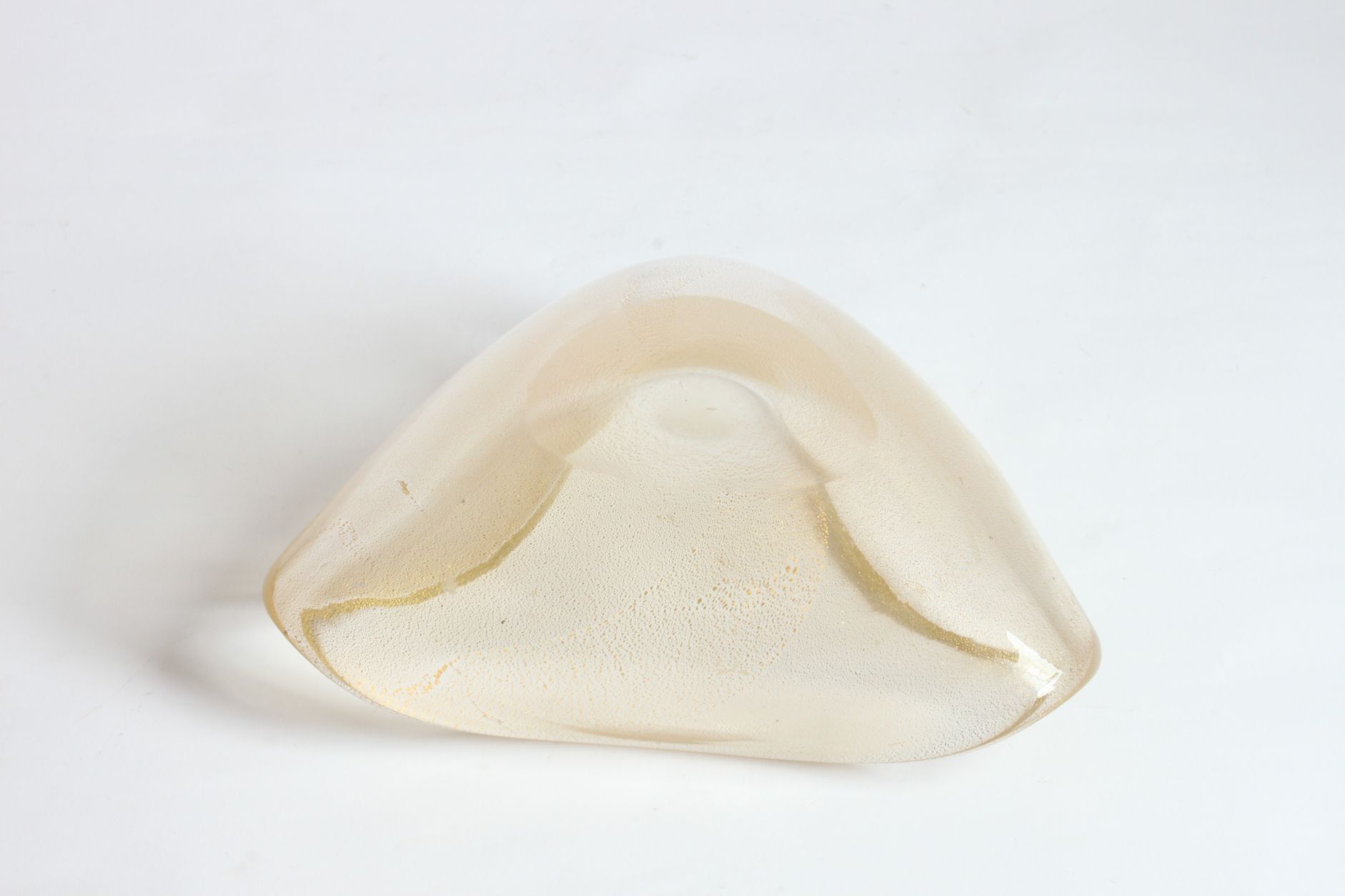 Triangular gold flecked Murano glass vide-poche bowl, Italy 1970s.