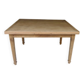 Antique oak table from 1920 – extendable dining table.
