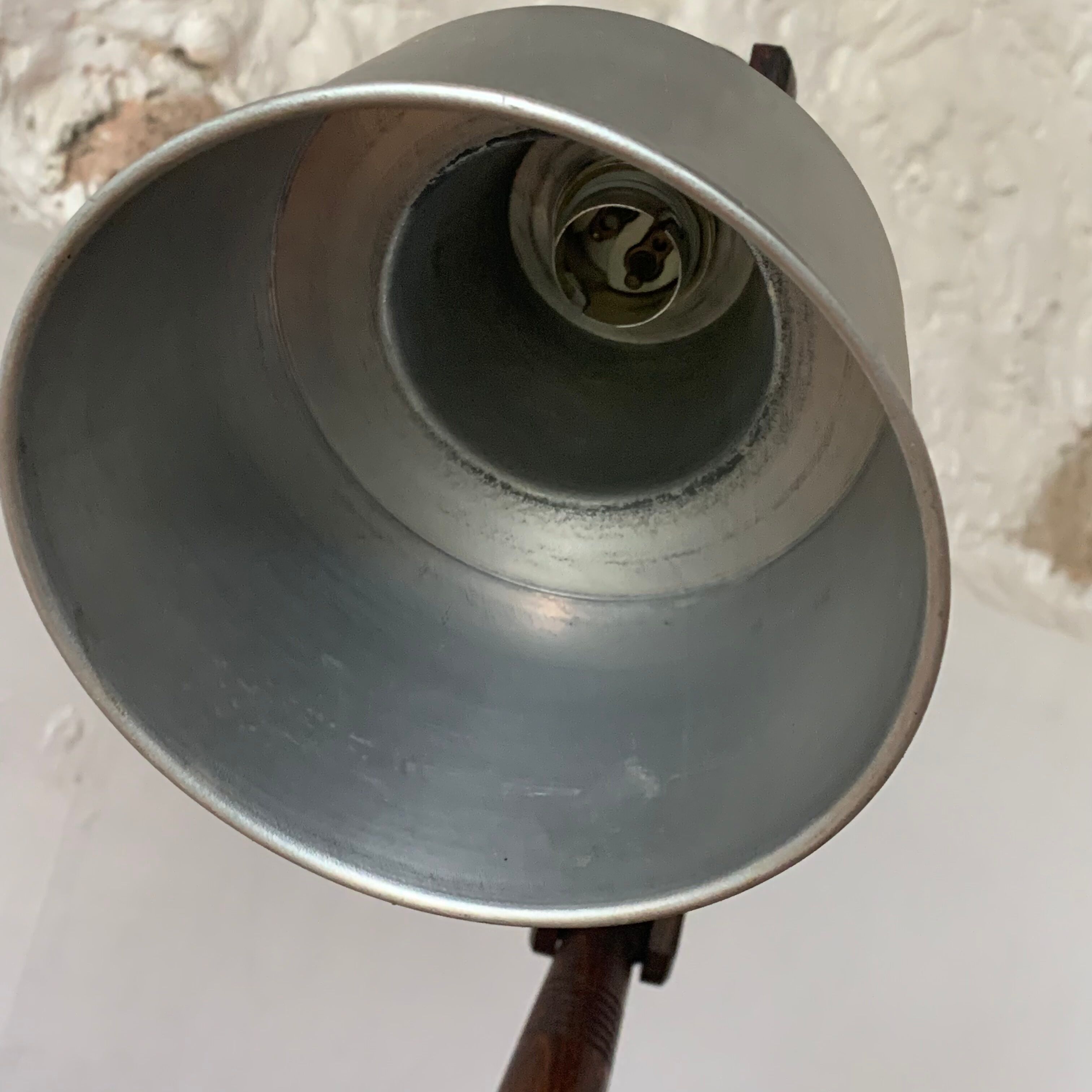 Articulated lamp in wood and vintage metal