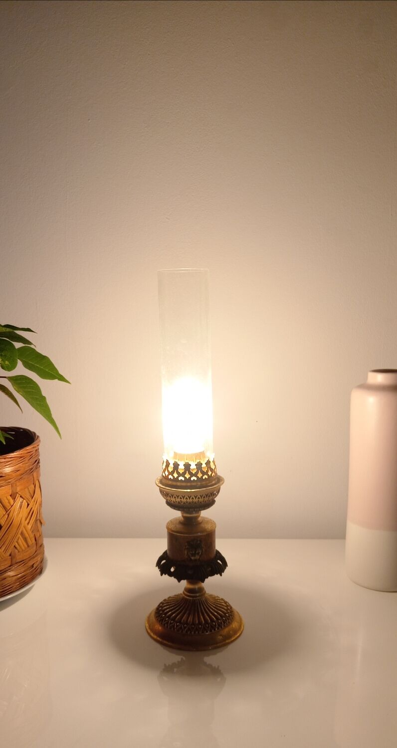 Table lamp