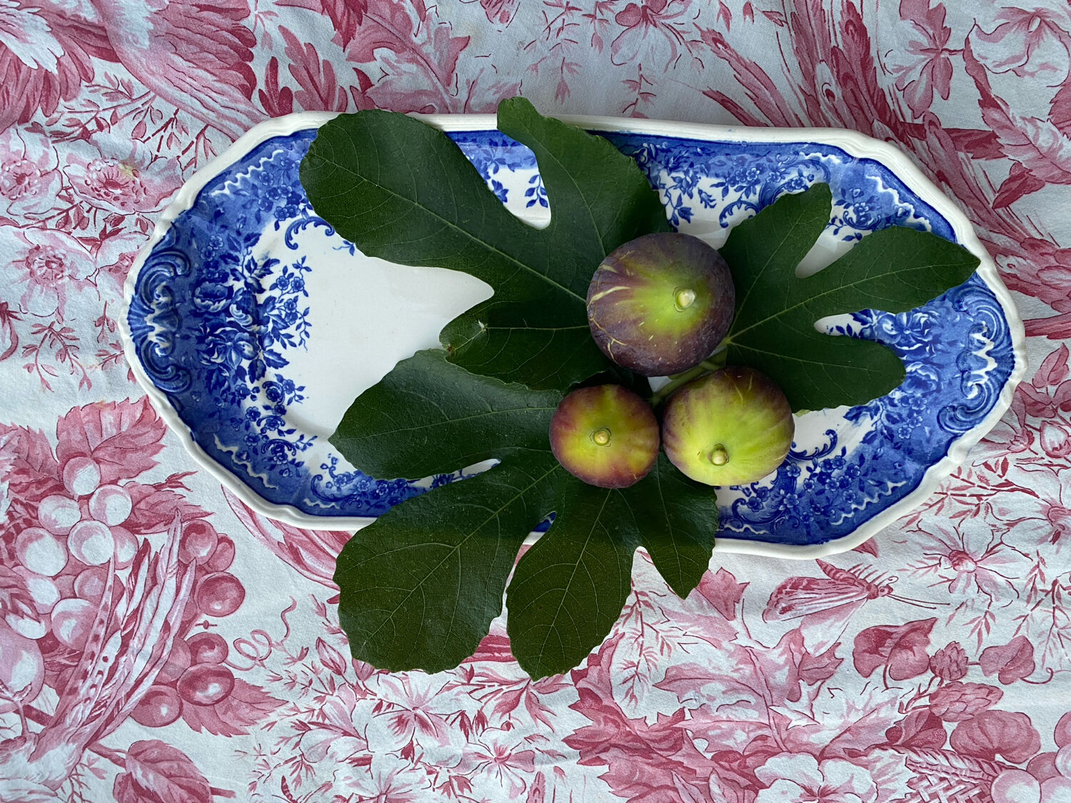 Old Villeroy and Boch cake dish