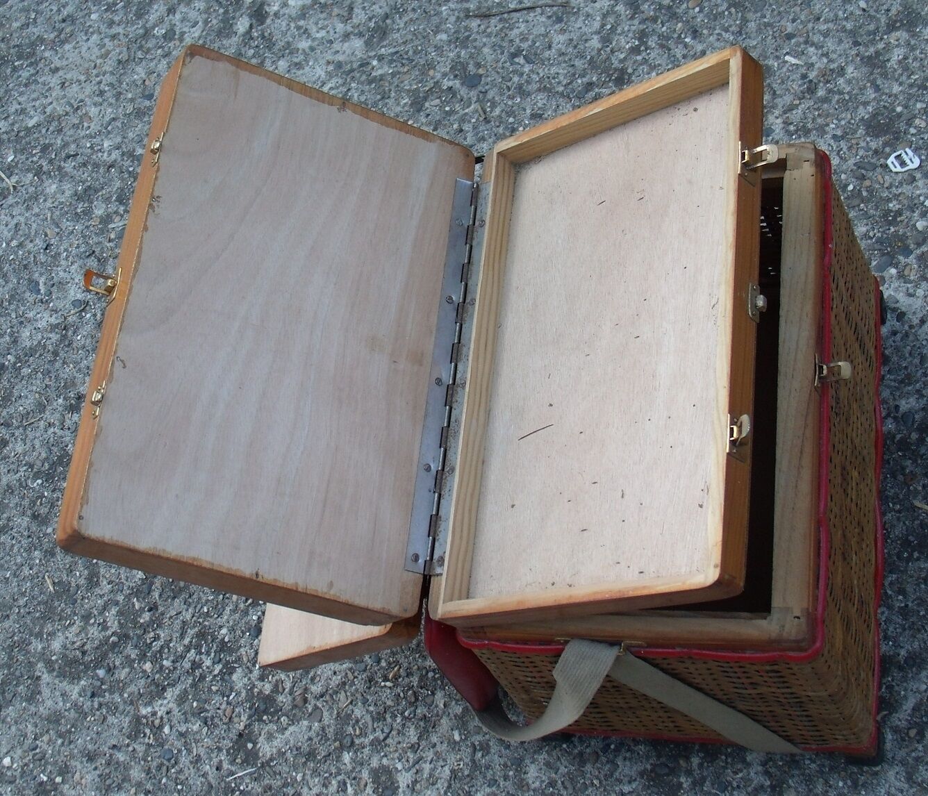 Rattan and skaï work box signed Soudexvinyl