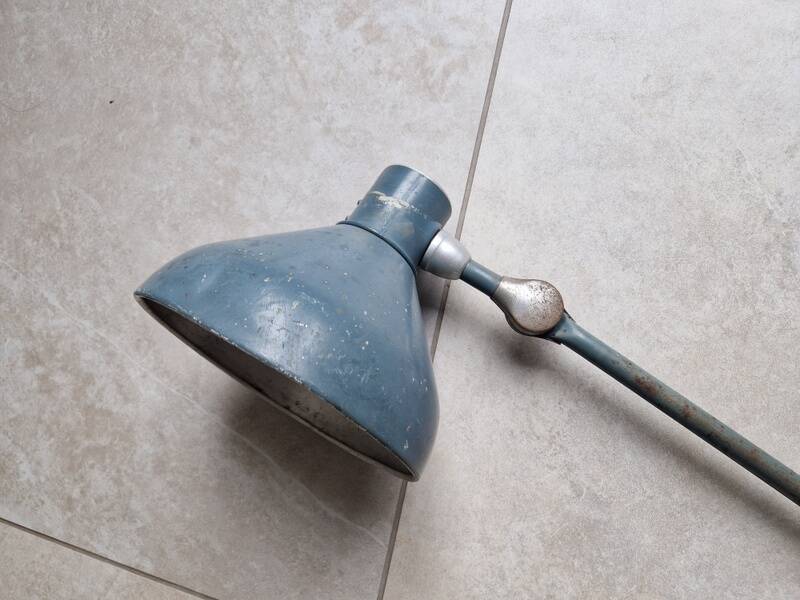 Jumo workshop lamp model GS1 - articulated industrial loft design - 1950