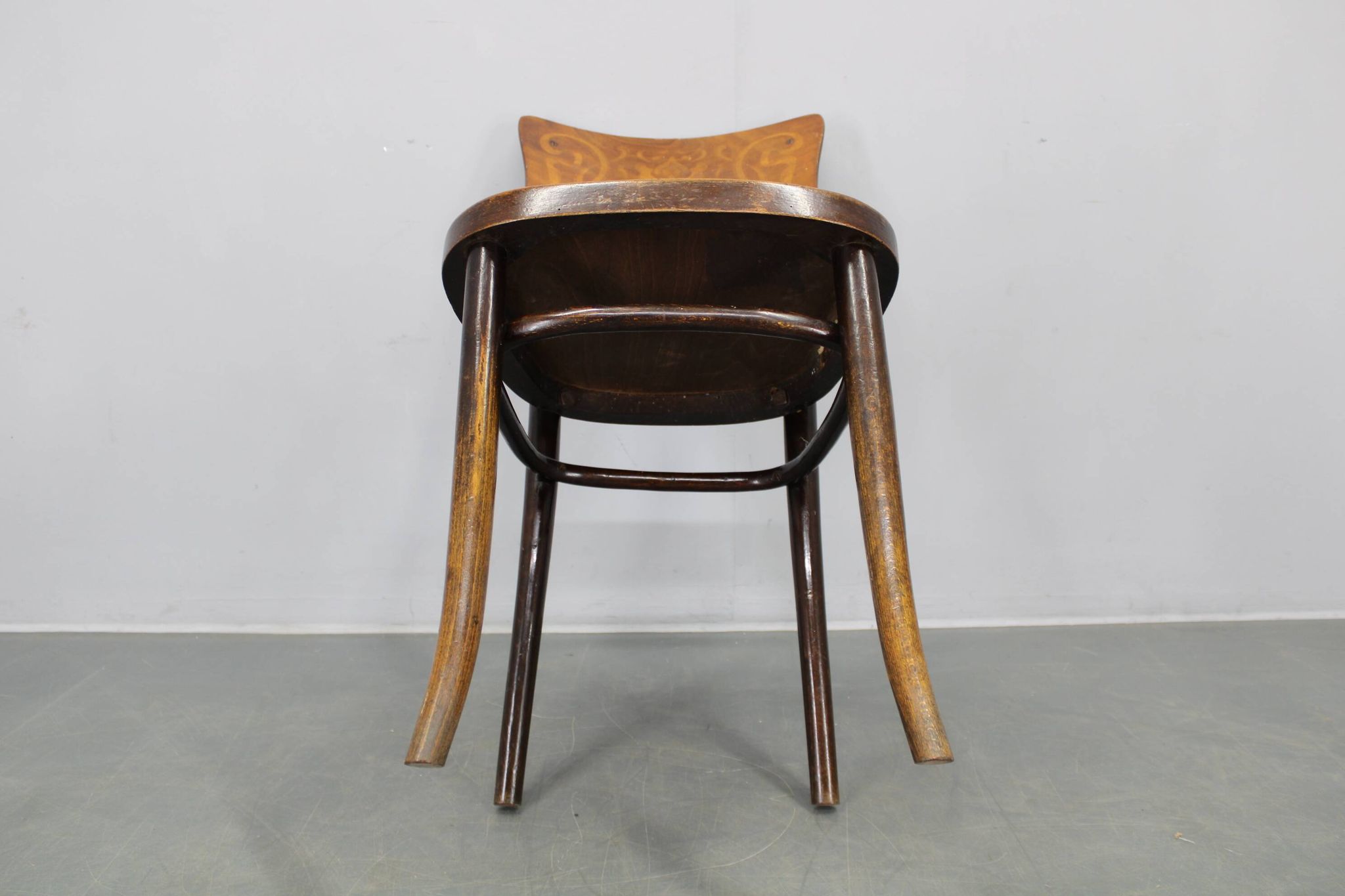 Pair of Thonet Art Nouveau bentwood chairs, Czechoslovakia, 1920s