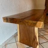 Table en bois de suar
