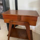 Travailleuse vintage pieds compas